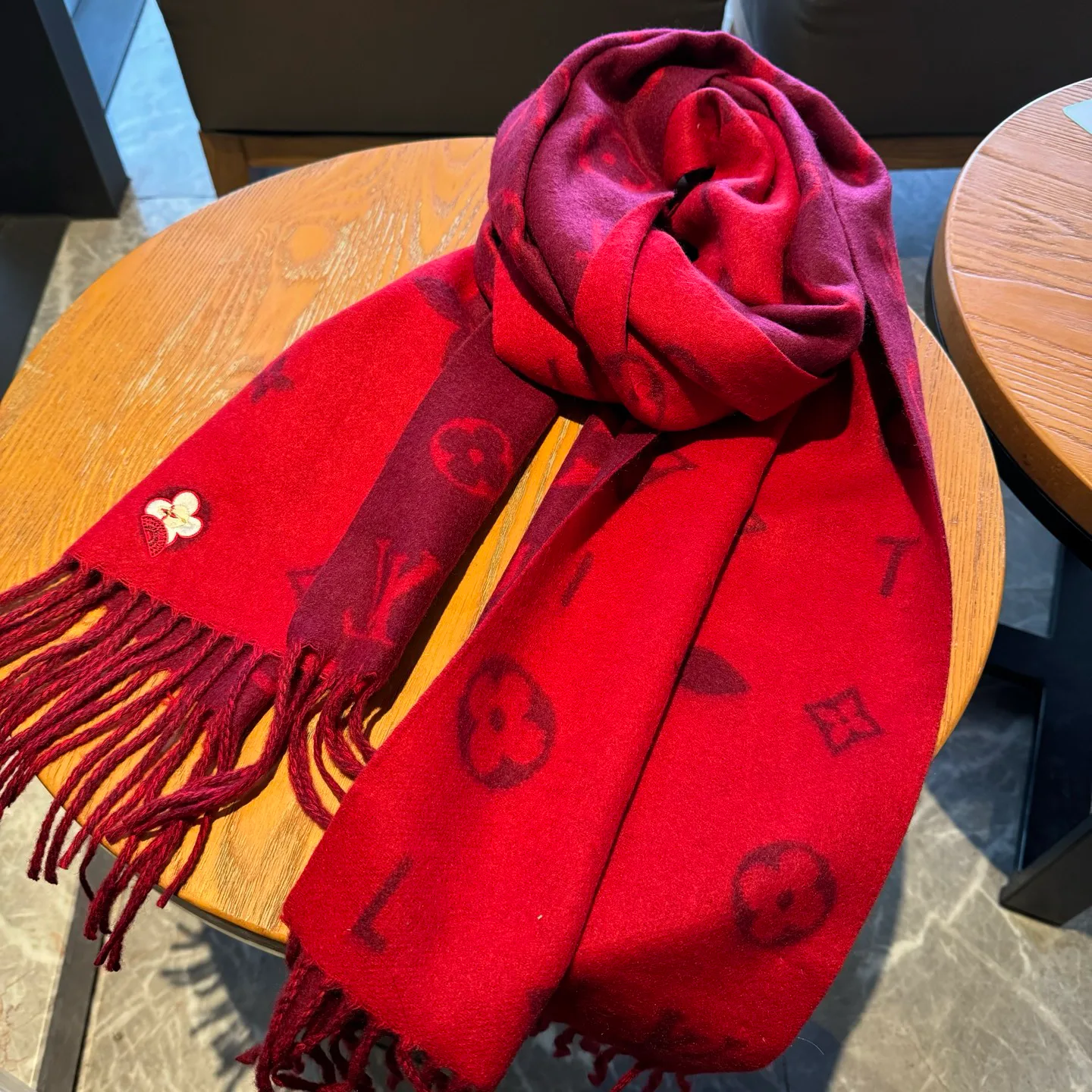 Шарфы Louis Vuitton 1116076