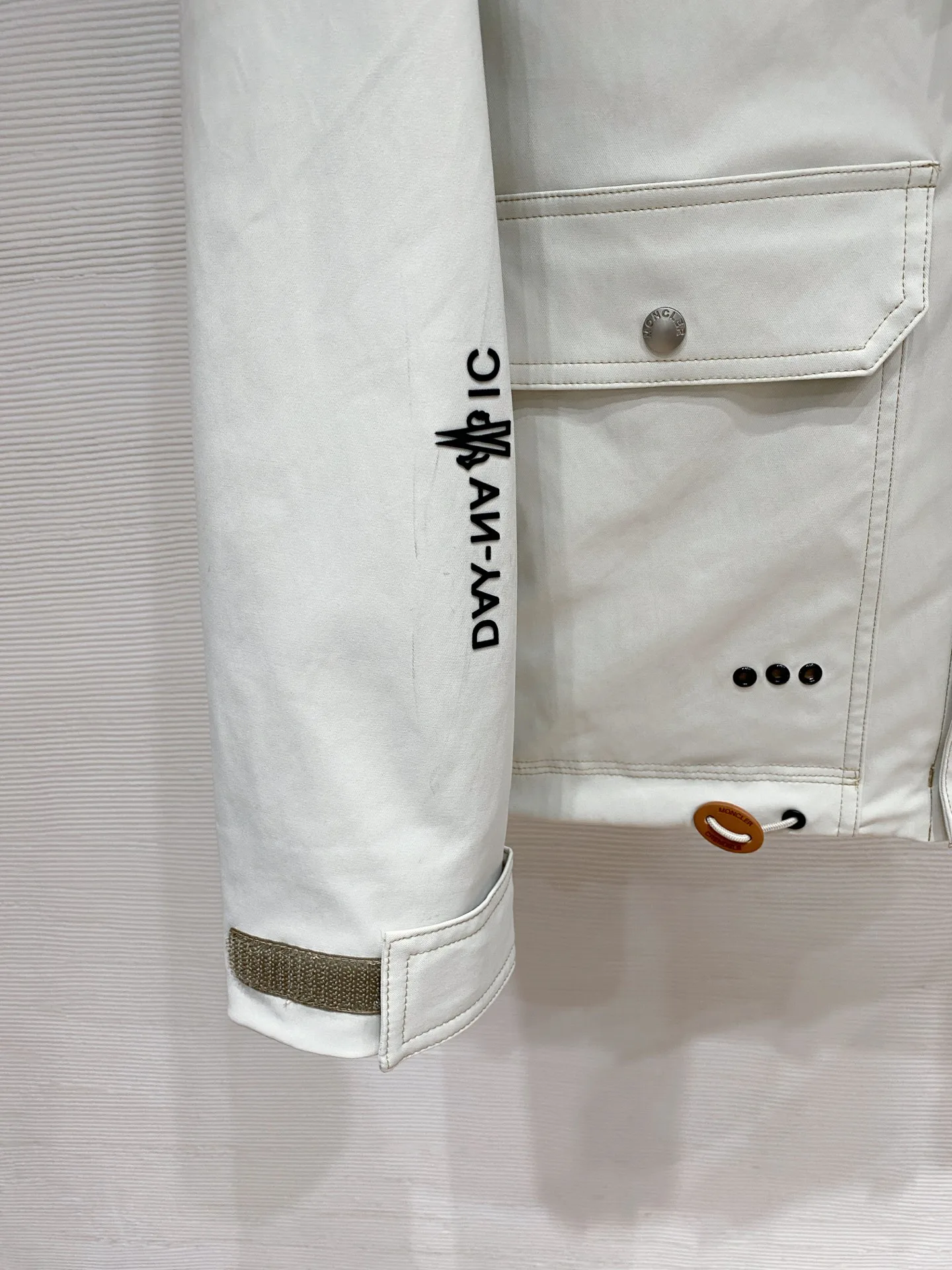 Куртки И Пуховики Мужские Moncler 10271895