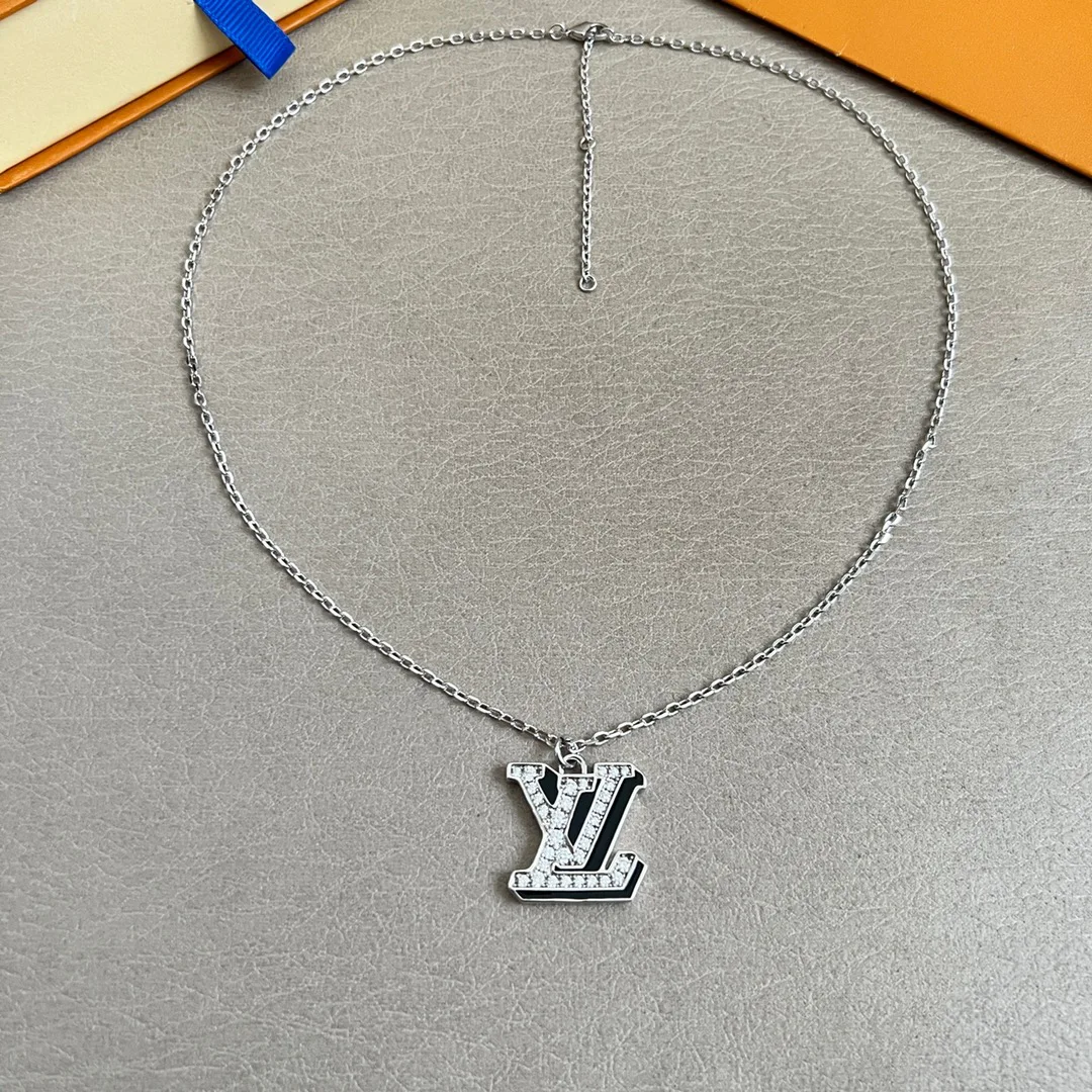 Бижутерия Louis Vuitton 225105