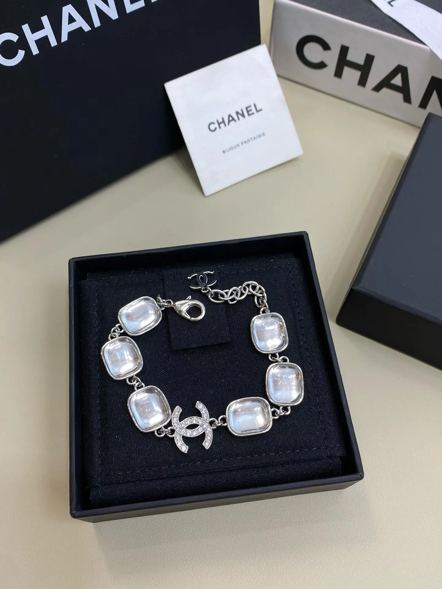 Бижутерия Chanel 18122370