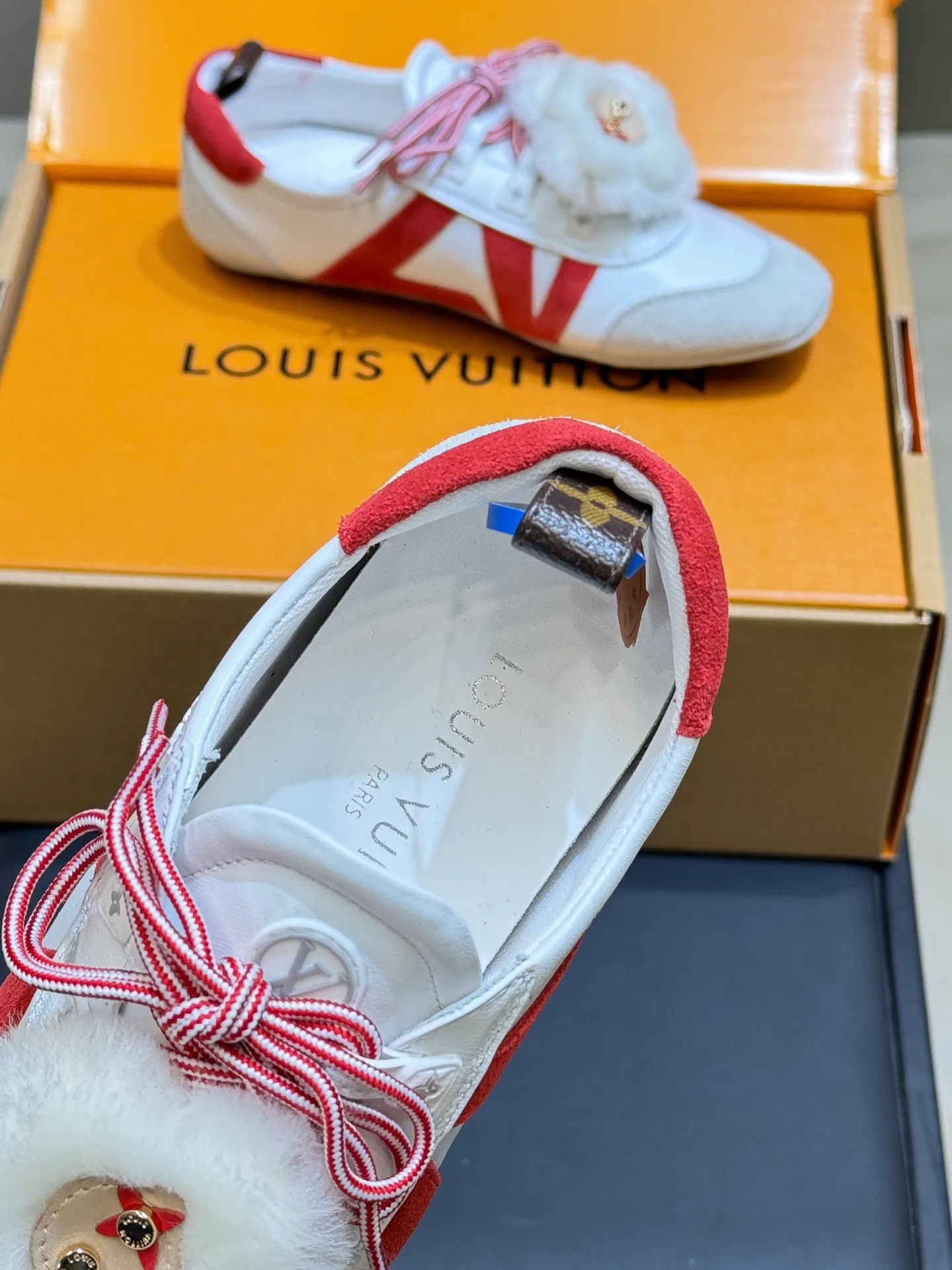 Кроссовки Женские Louis Vuitton 2768329