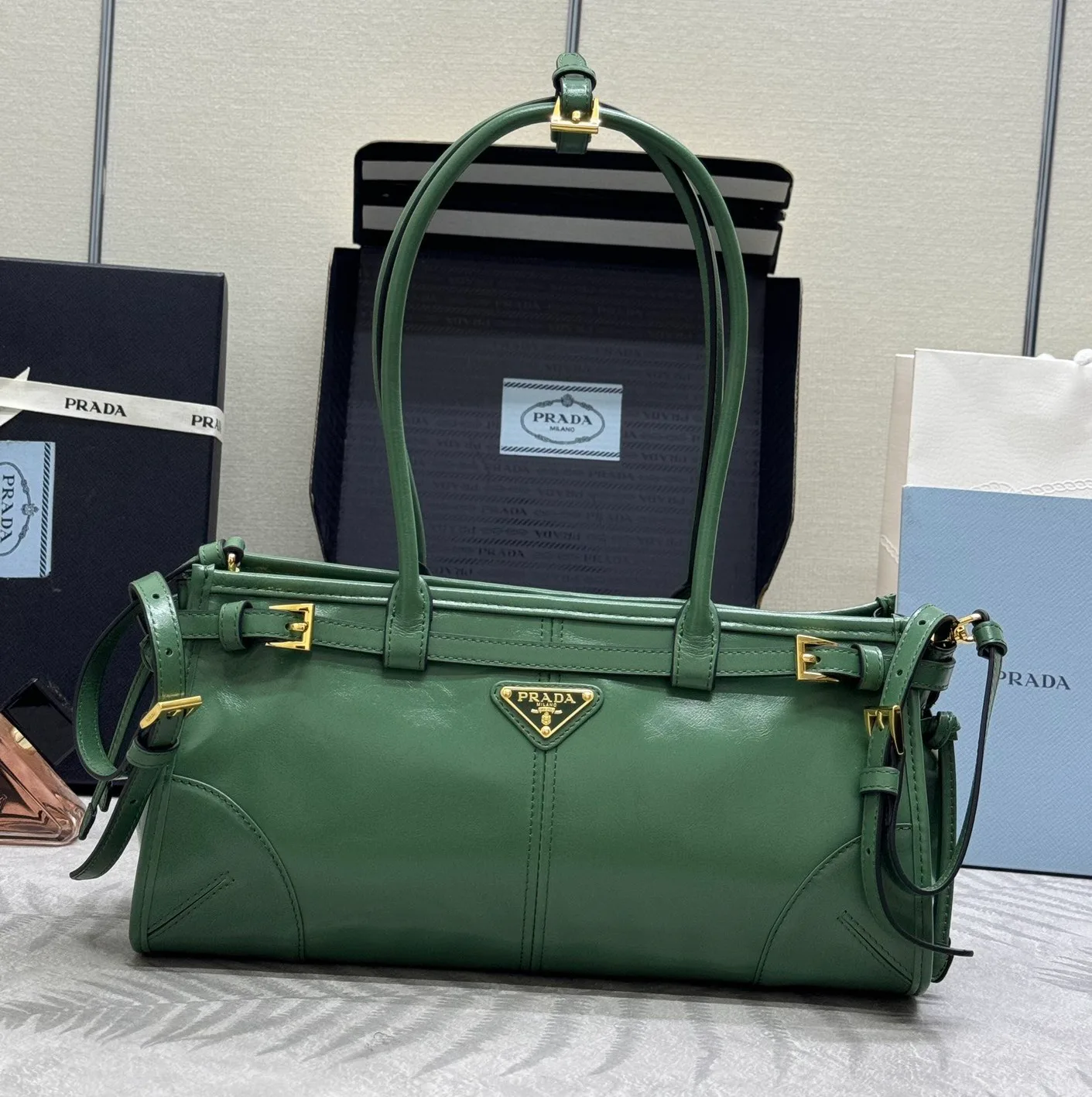 Классические Сумки Женские Prada 11462500