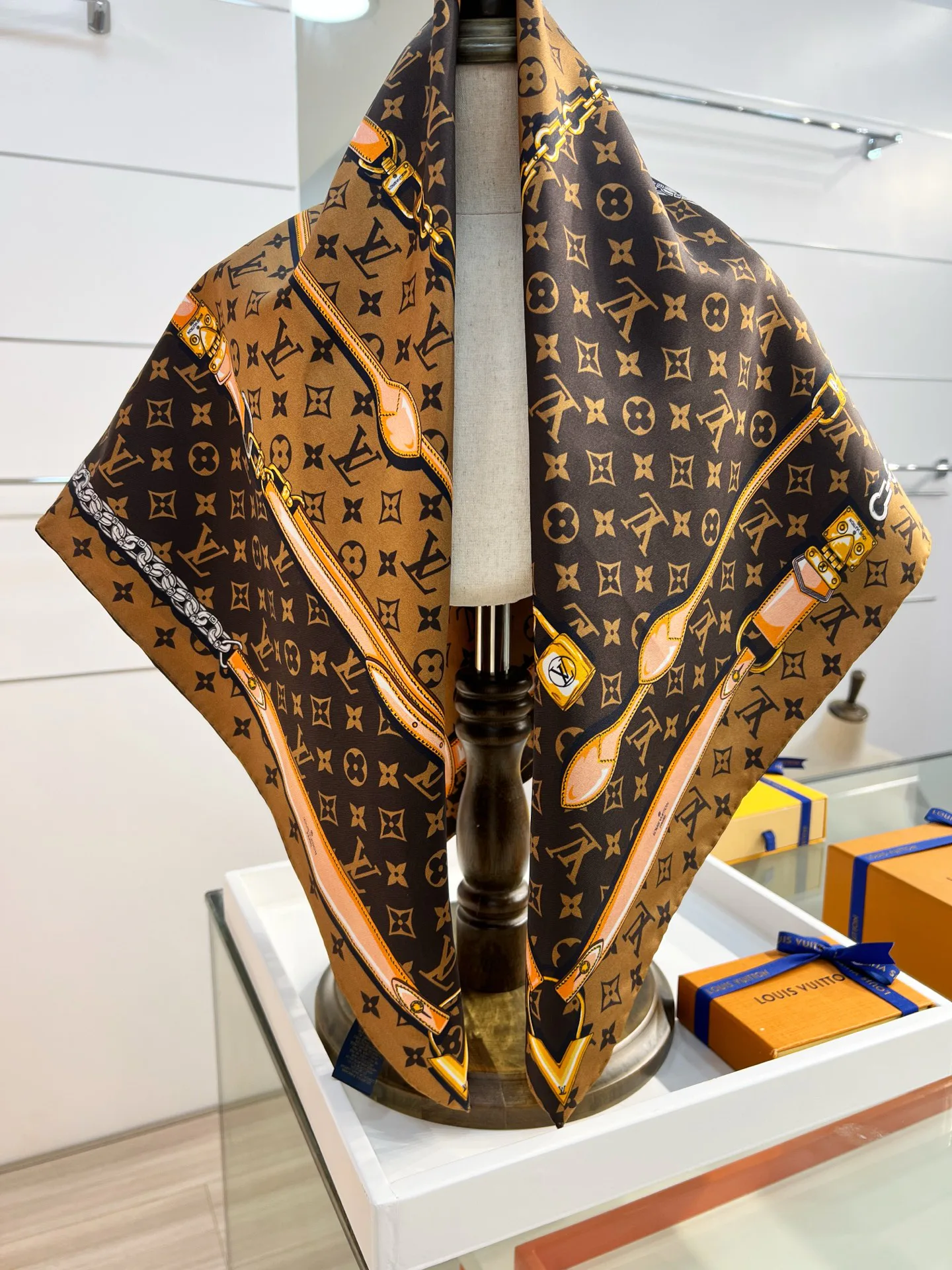 Платки Louis Vuitton 11503430