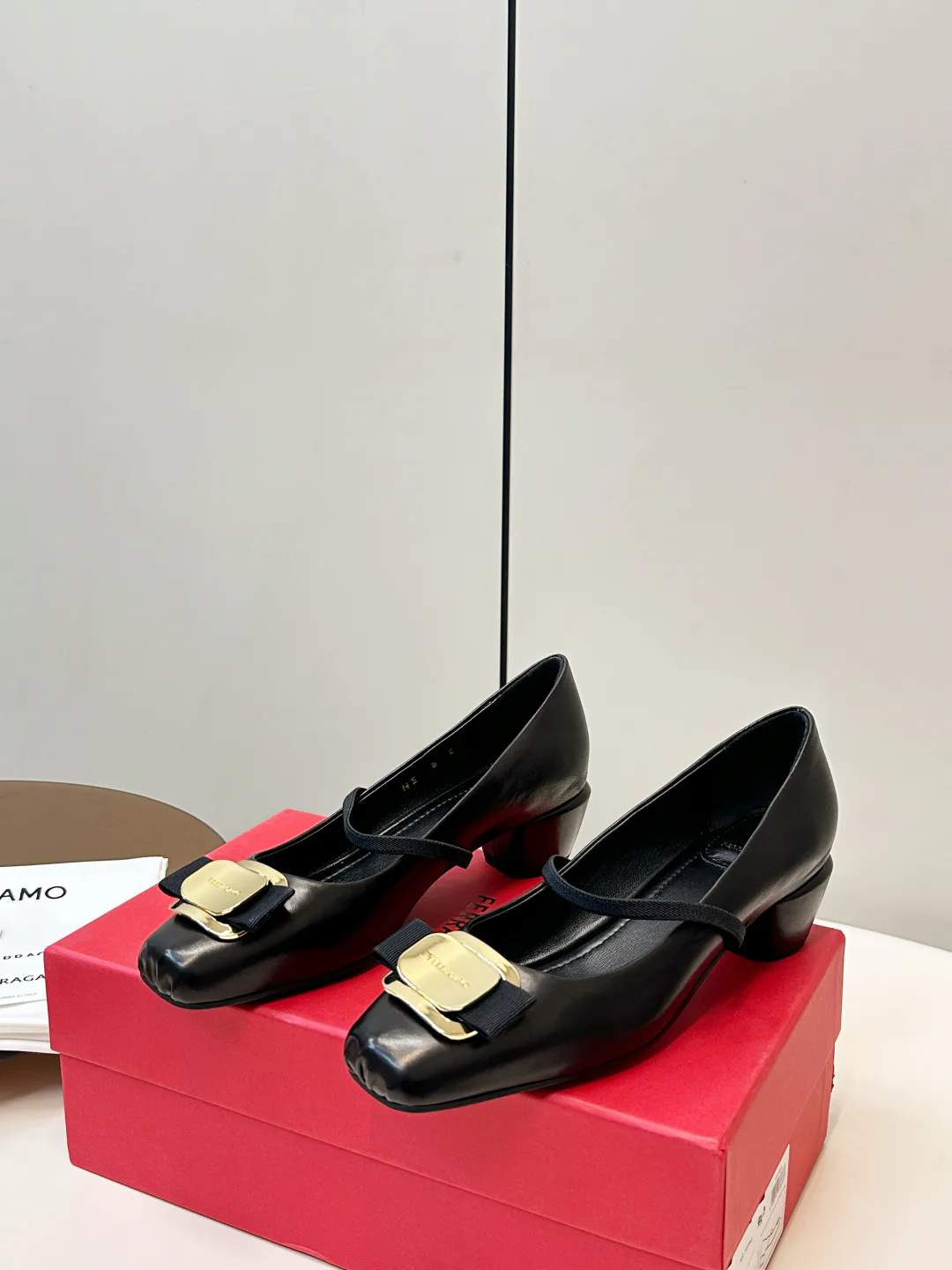 Туфли Женские Salvatore Ferragamo 11668914