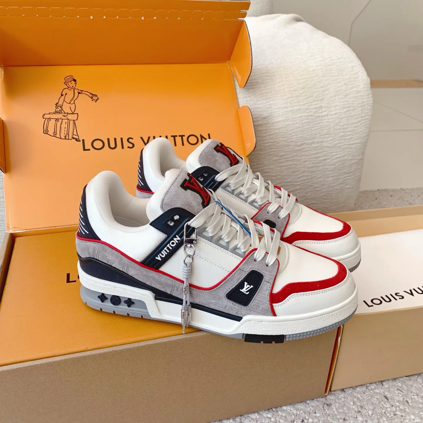 Кроссовки Мужские Louis Vuitton 18258376