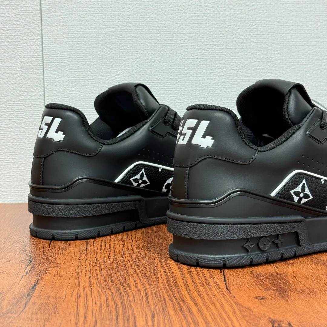 Кроссовки Мужские Louis Vuitton 5892090