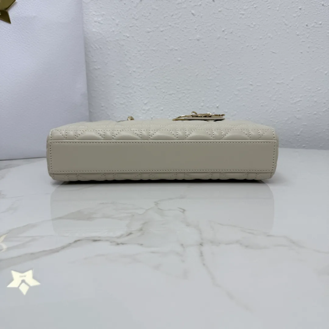 Классические Сумки Женские Christian Dior 17601432
