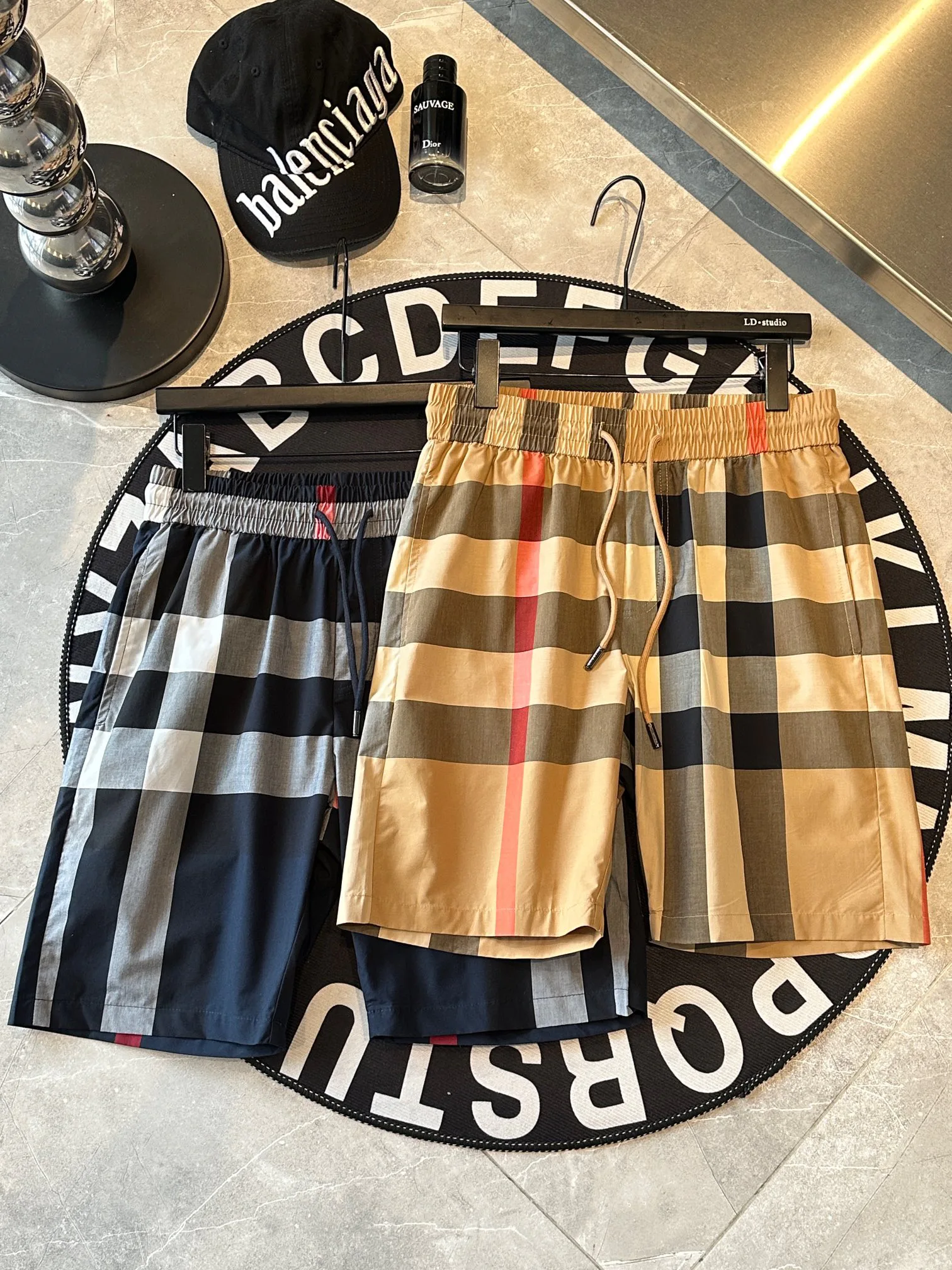 Шорты Женские Burberry 9872811