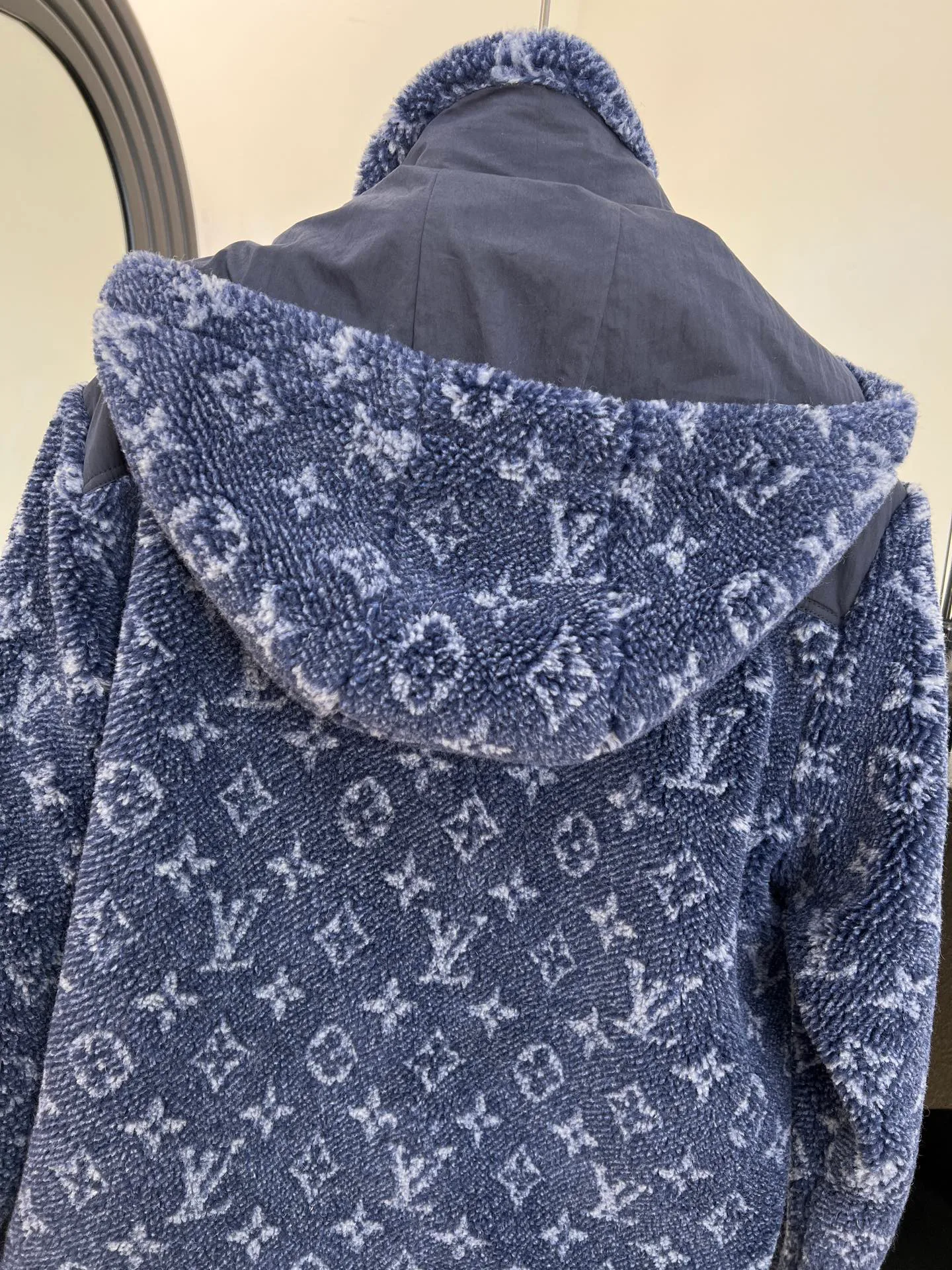 Куртки И Пуховики Женские Louis Vuitton 852479