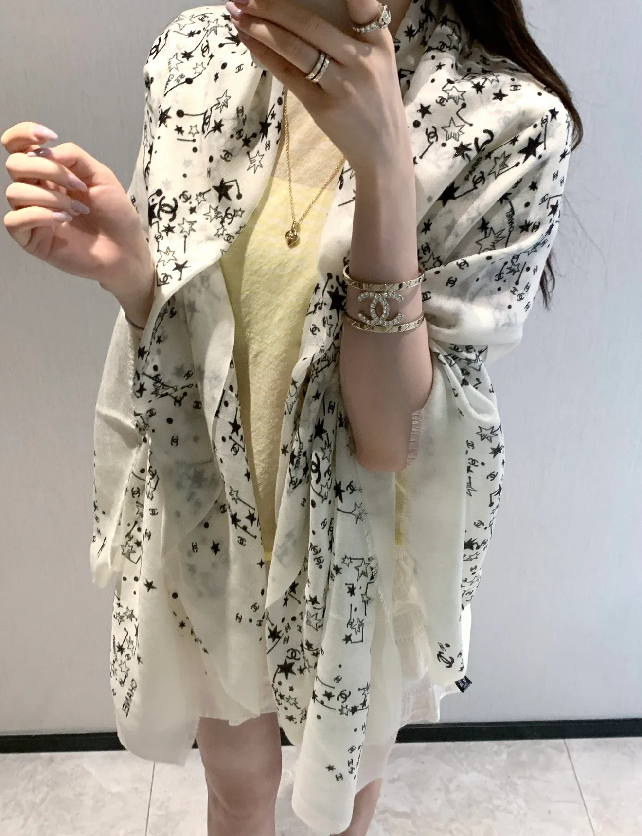 Шарфы Chanel 15150486