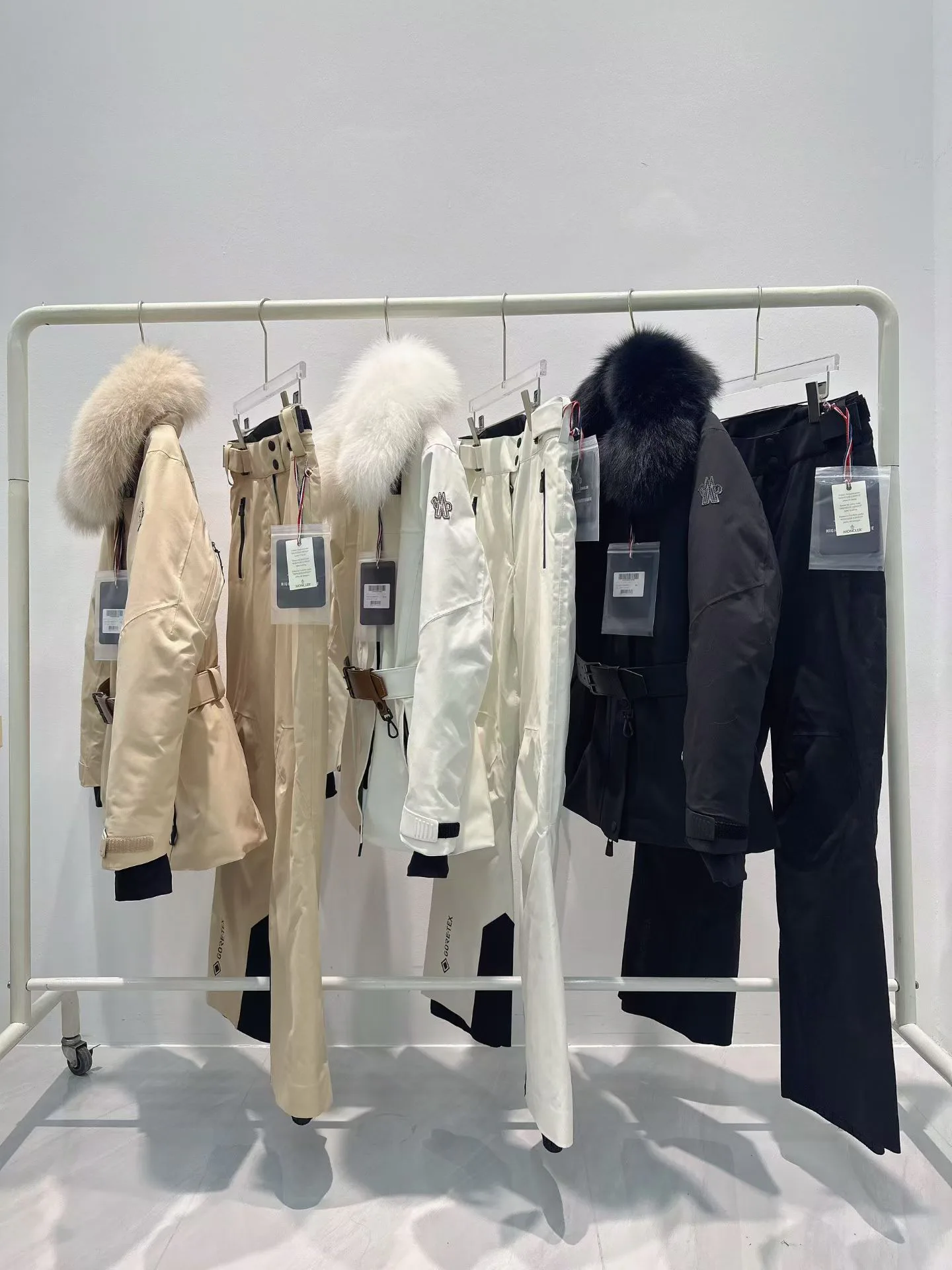 Куртки И Пуховики Женские Moncler 1294458