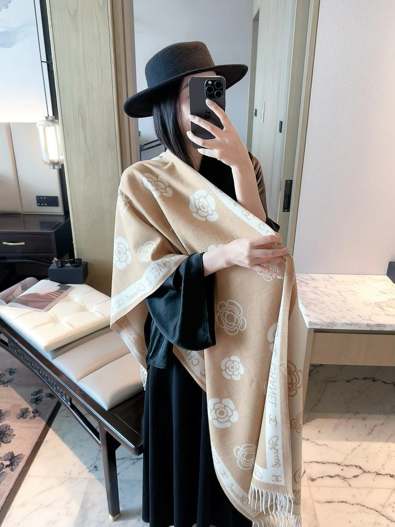 Шарфы Chanel 18598278
