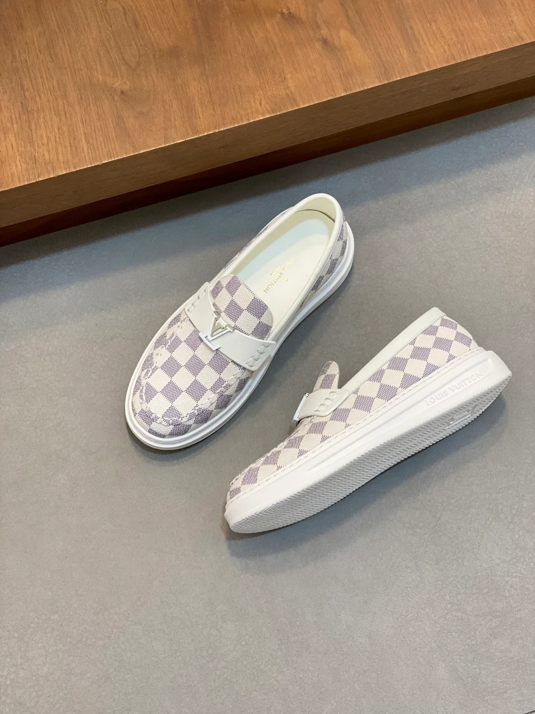 Кроссовки Мужские Louis Vuitton 11891576