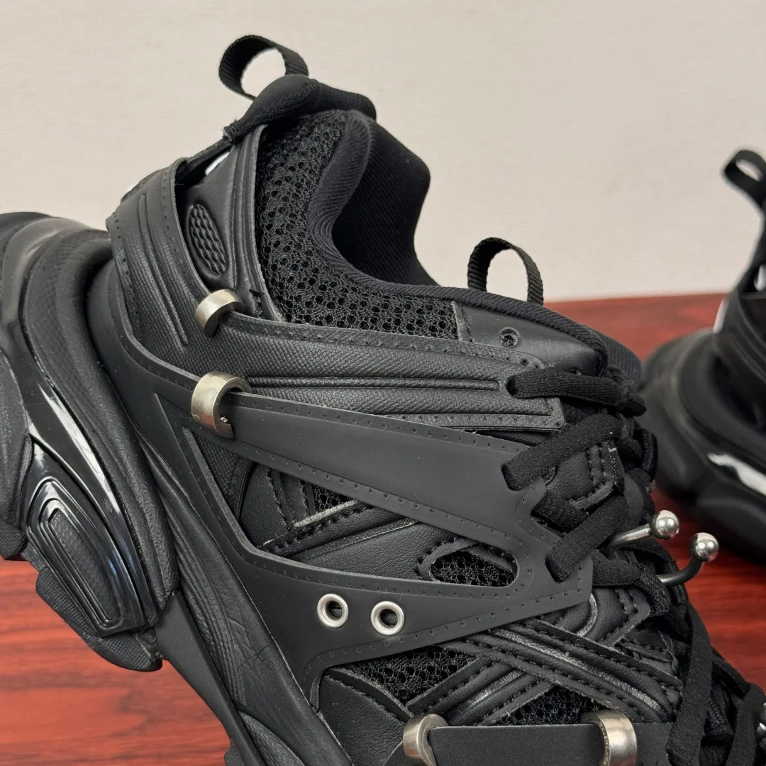 Кроссовки Женские Balenciaga 13216475