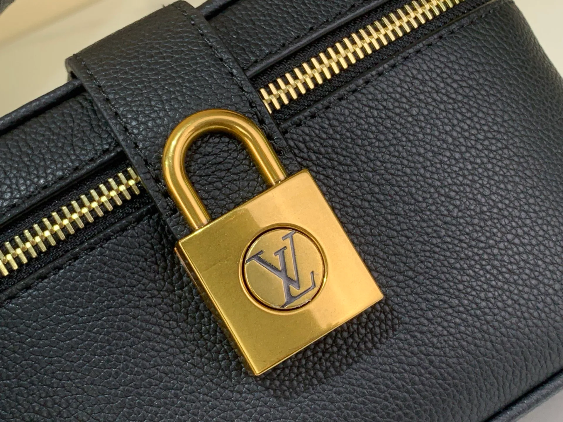 Классические Сумки Женские Celine 11934136