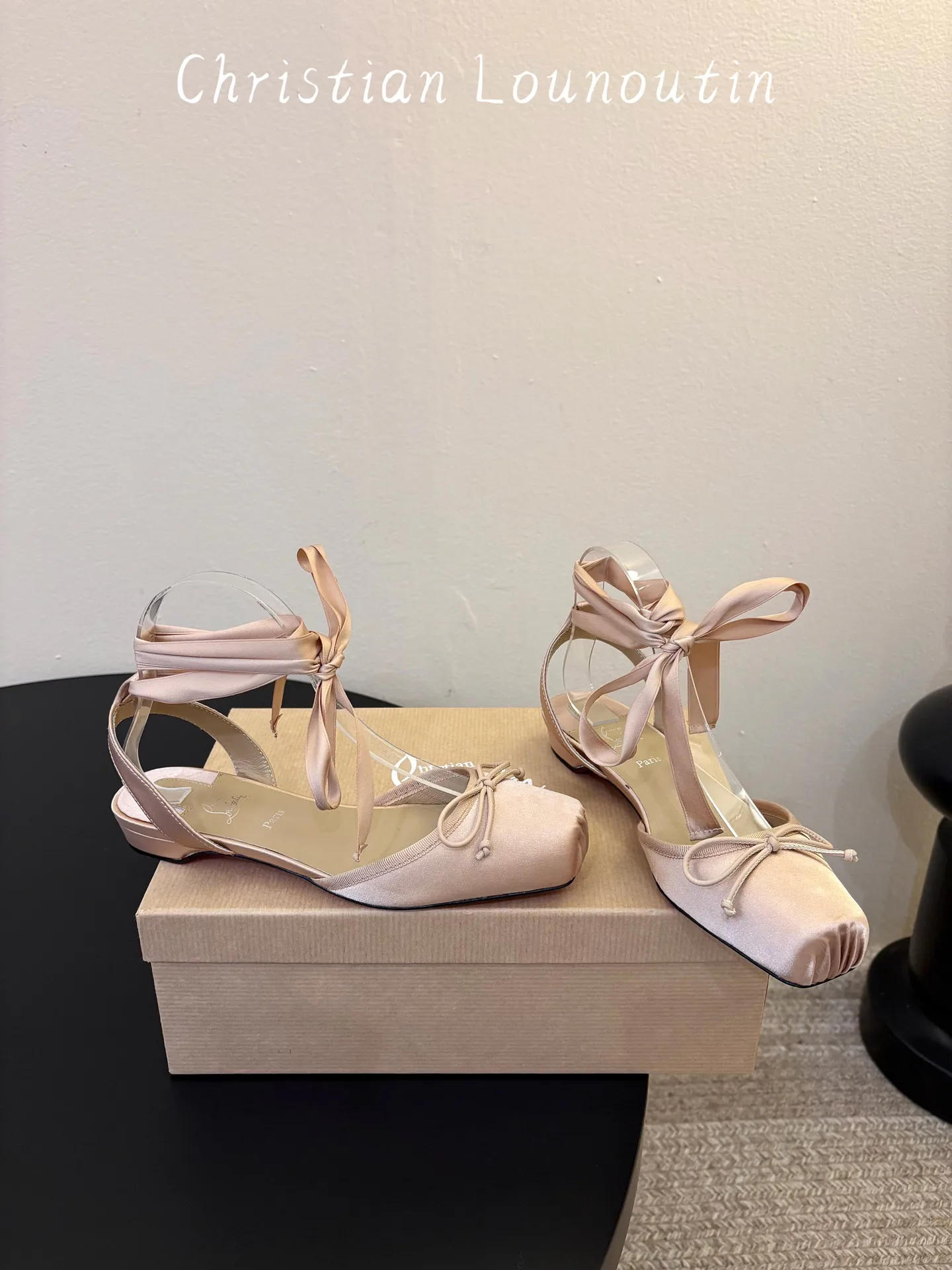 Туфли Женские Christian Louboutin 17467361