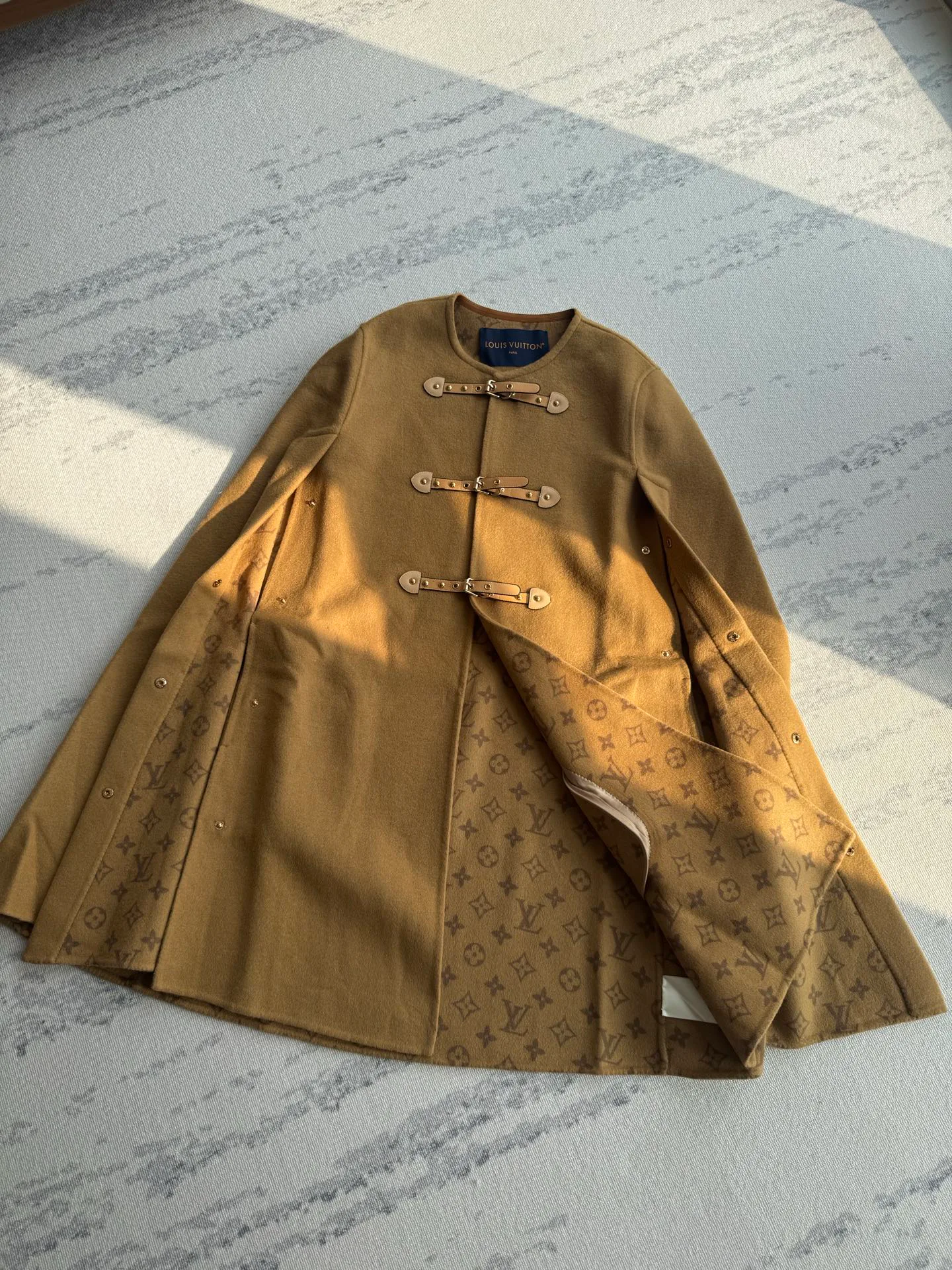 Пальто Женские Louis Vuitton 18361593