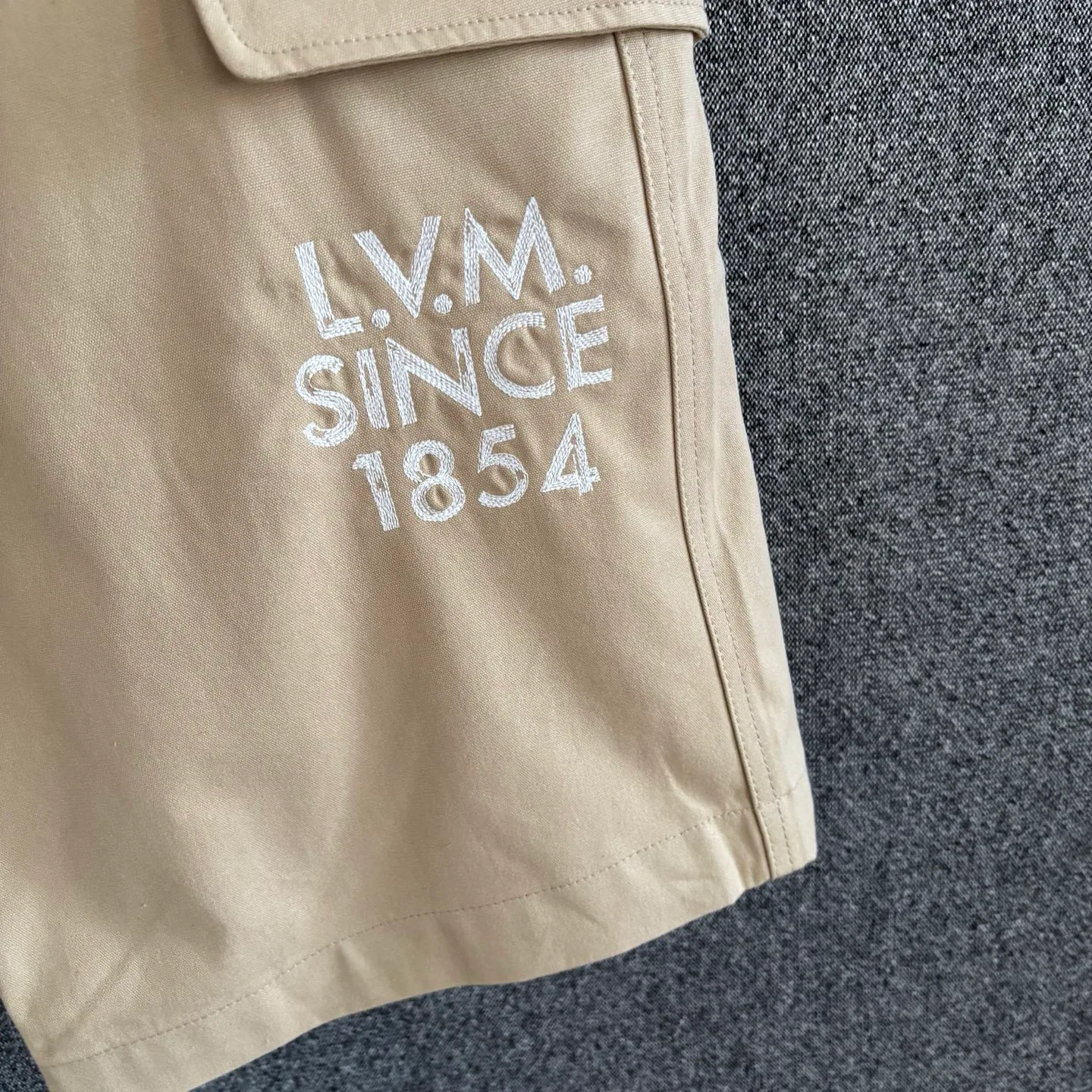 Шорты Женские Louis Vuitton 12696059