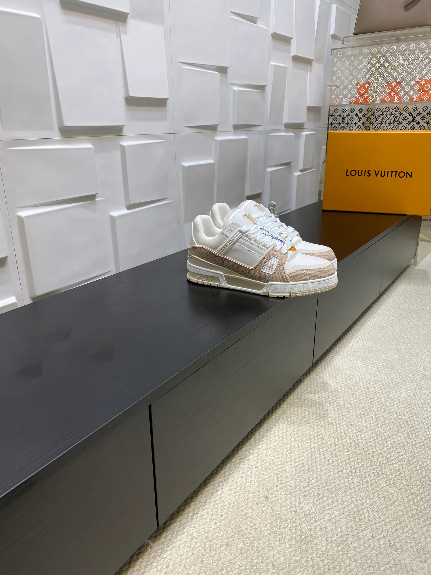 Кроссовки Женские Louis Vuitton 11437256