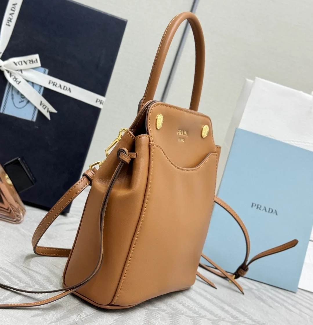 Классические Сумки Женские Prada 12131030