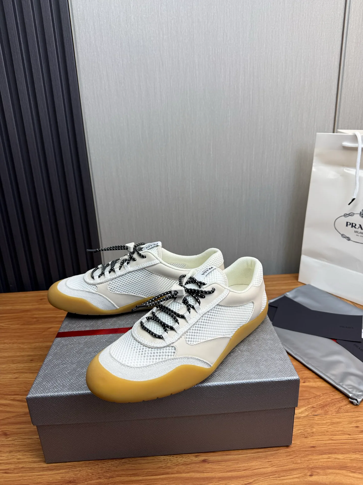 Кроссовки Мужские Prada 13537326