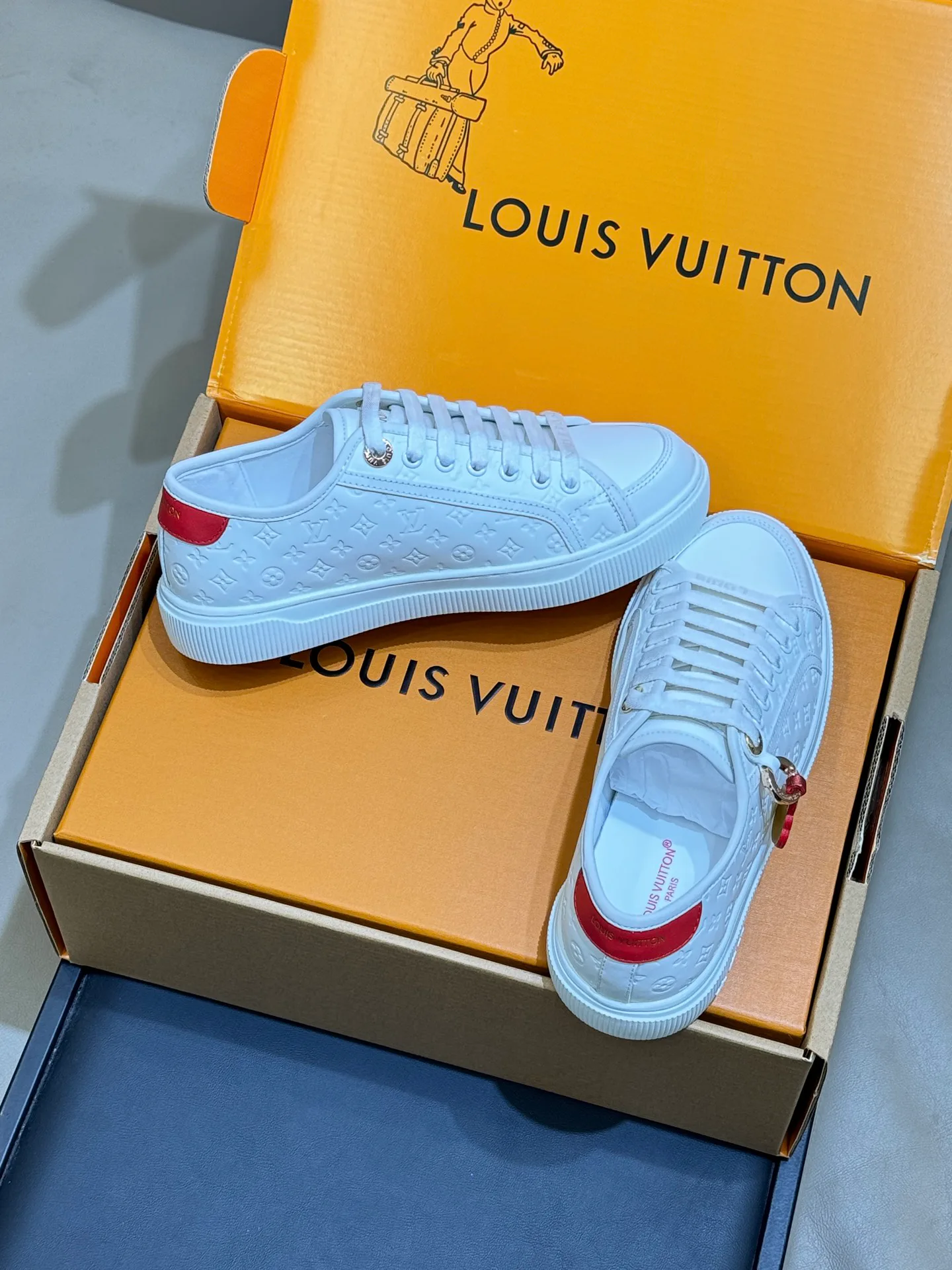 Кроссовки Женские Louis Vuitton 1920514