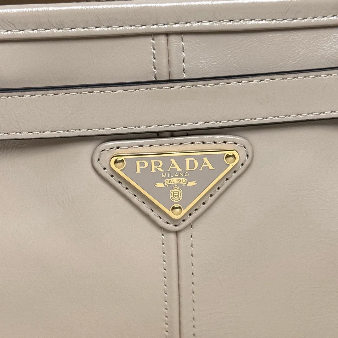 Классические Сумки Женские Prada 10446816