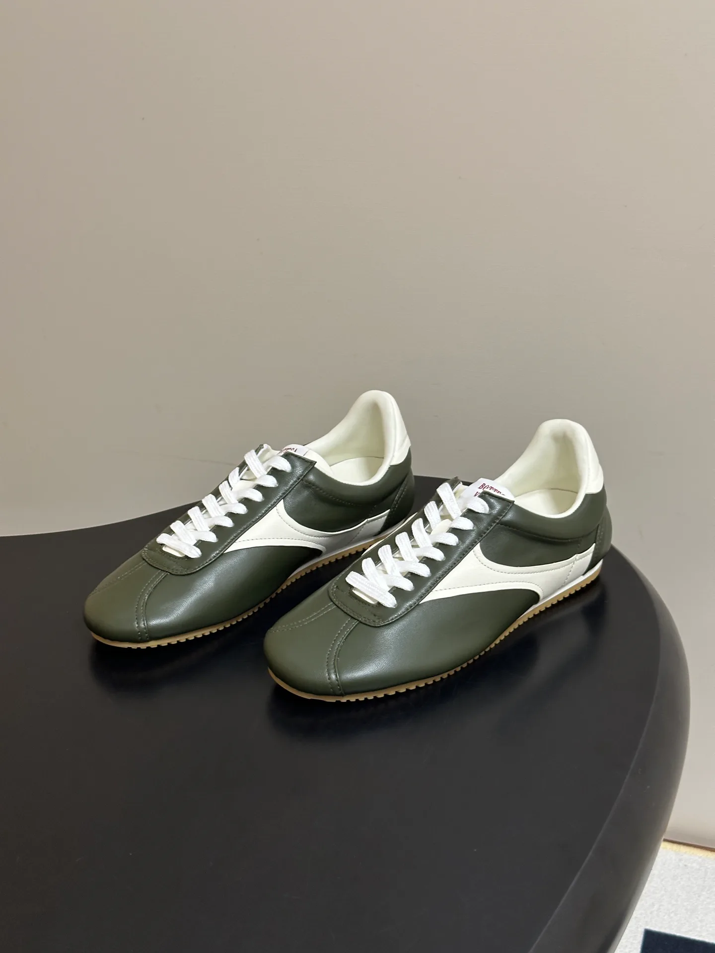 Кроссовки Женские Bottega Veneta 18070054