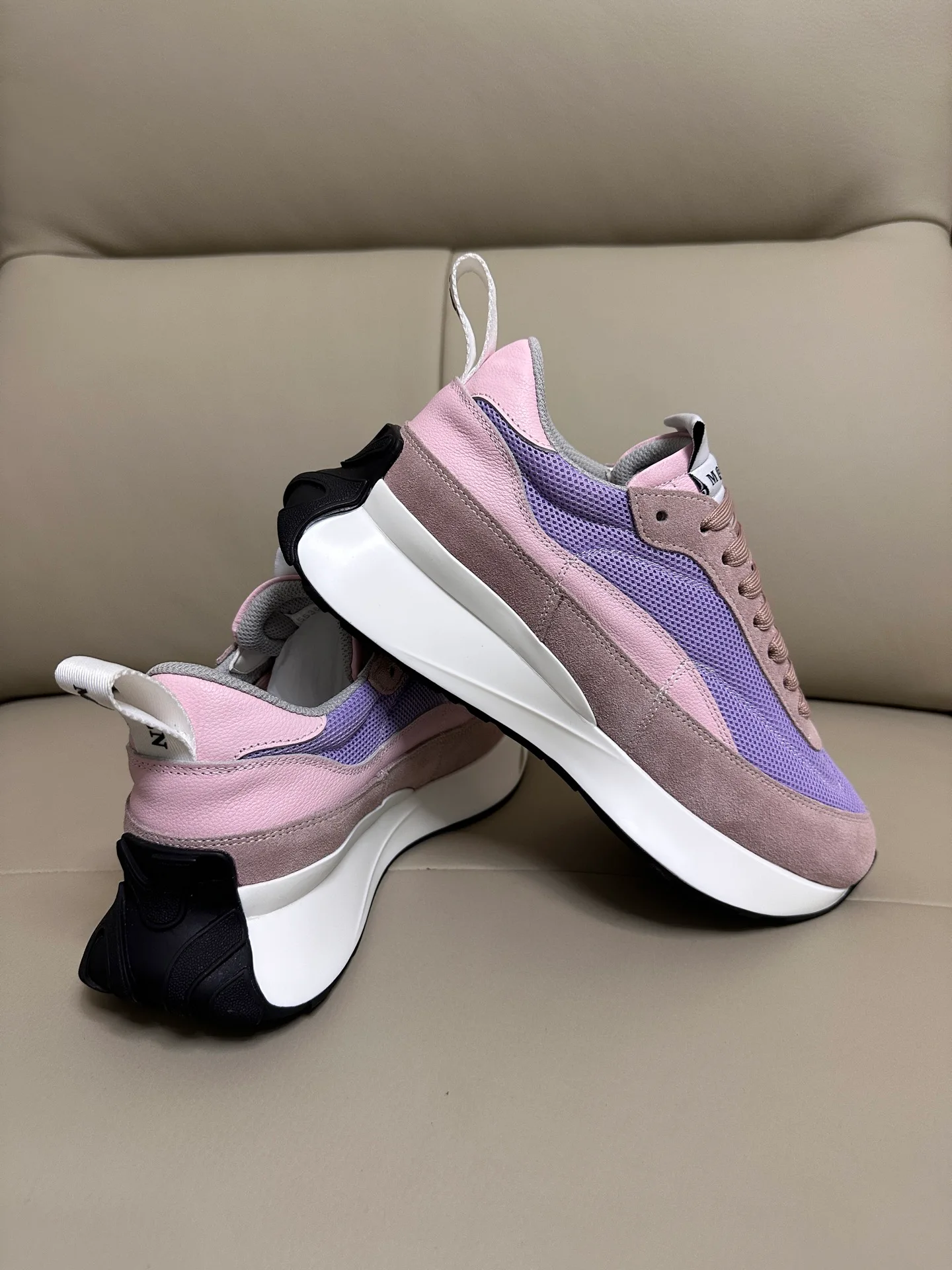 Кроссовки Женские Alexander Mcqueen 18616737
