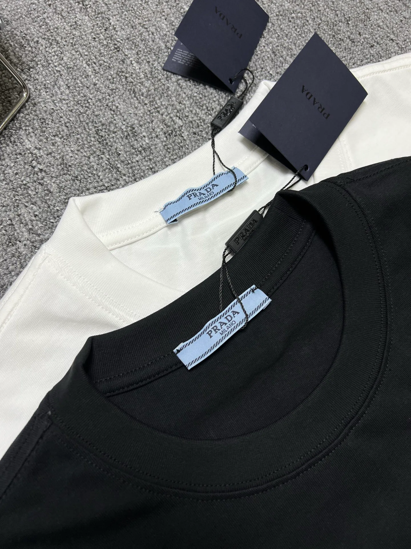 Футболки Женские Prada 36126