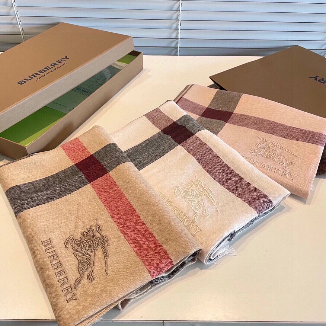 Шарфы Burberry 588257