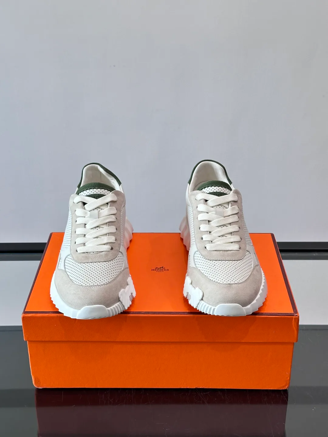 Кроссовки Женские Hermes 17439907