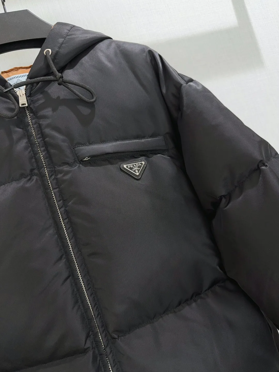 Куртки И Пуховики Женские Prada 18898477
