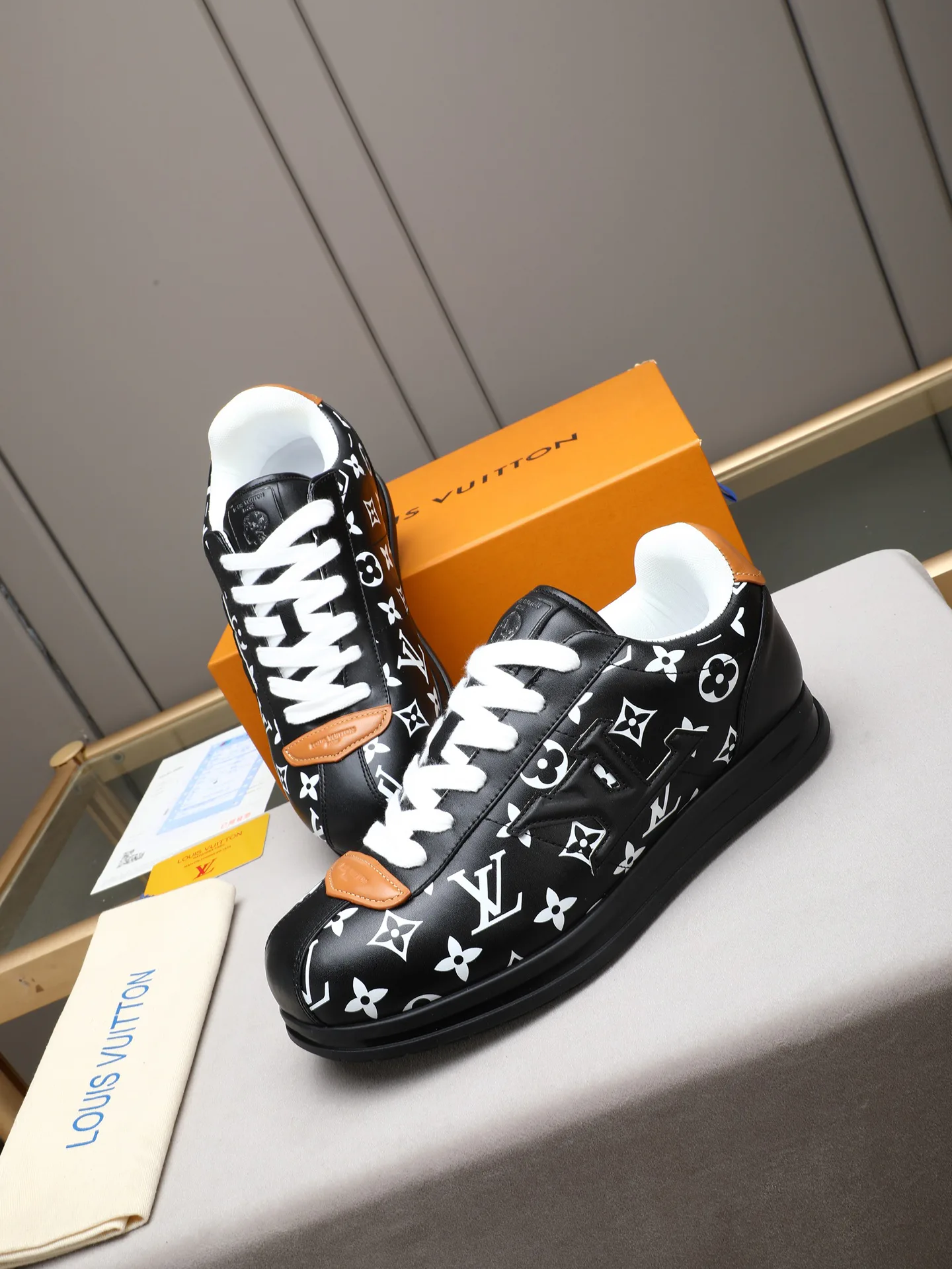Кроссовки Мужские Louis Vuitton 11490455