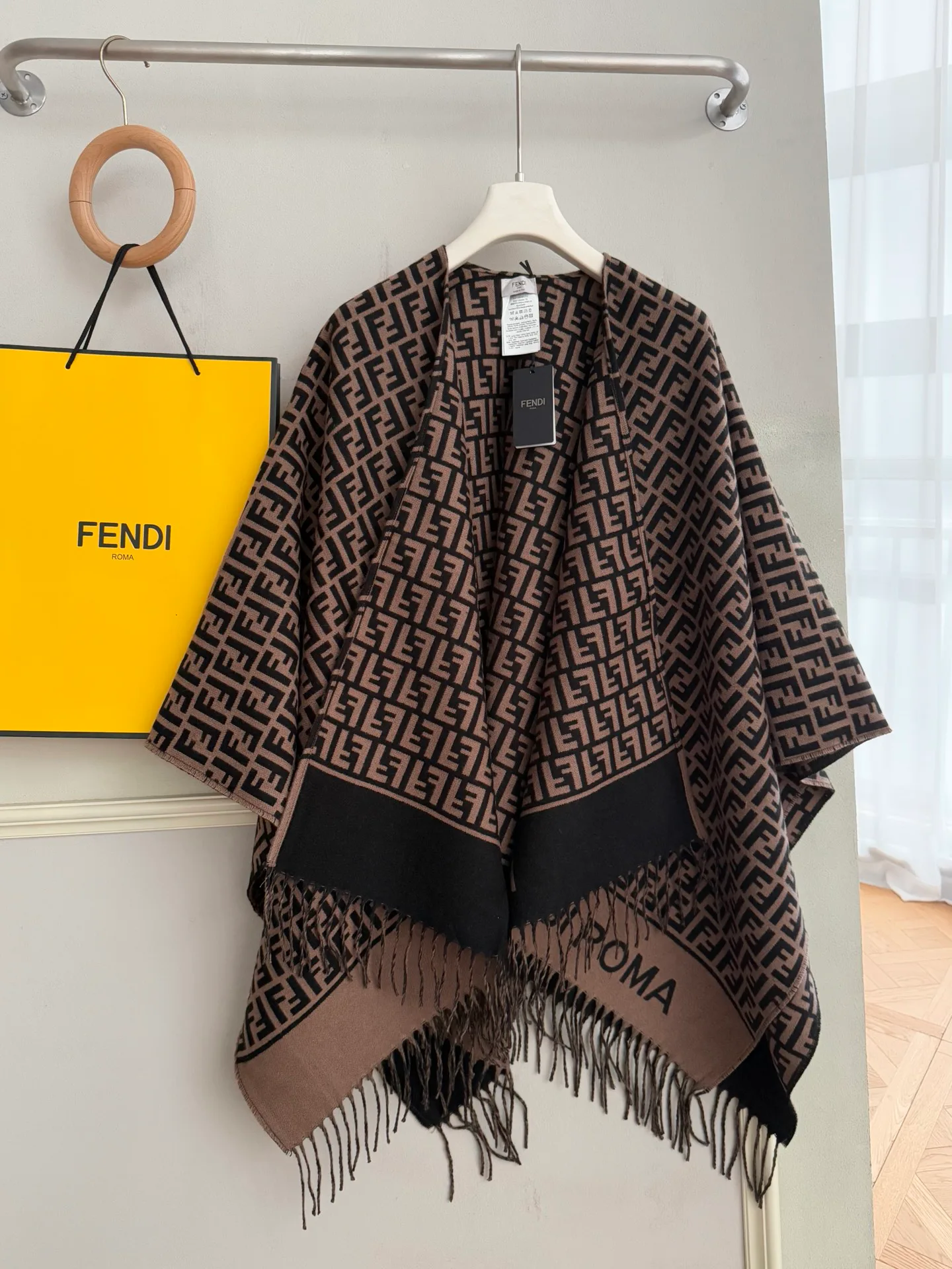 Пальто Женские Fendi 18974519