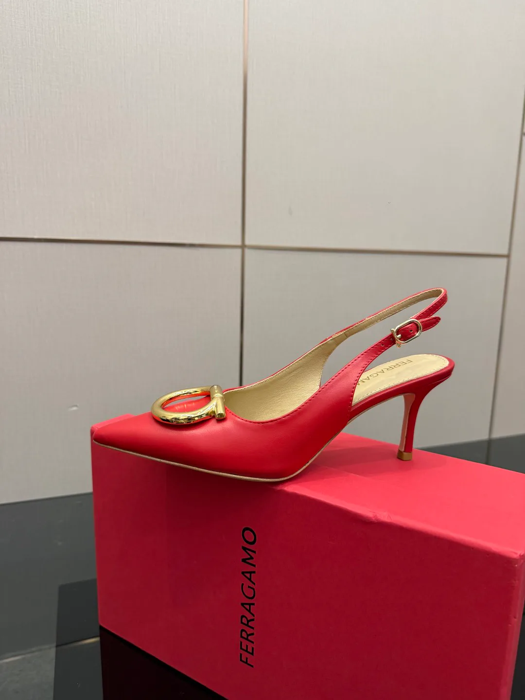 Туфли Женские Salvatore Ferragamo 1498826