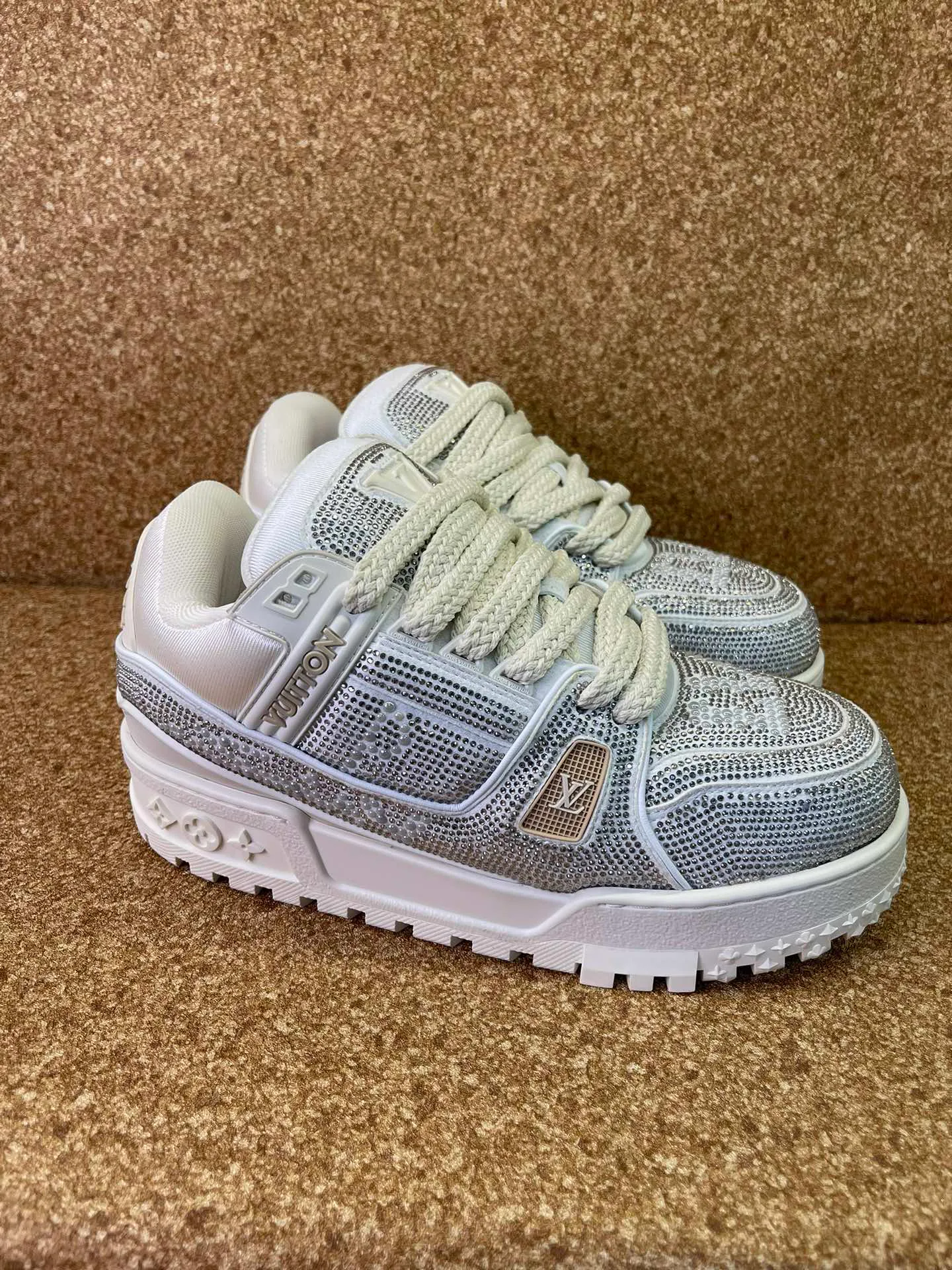 Кроссовки Женские Louis Vuitton 11073663