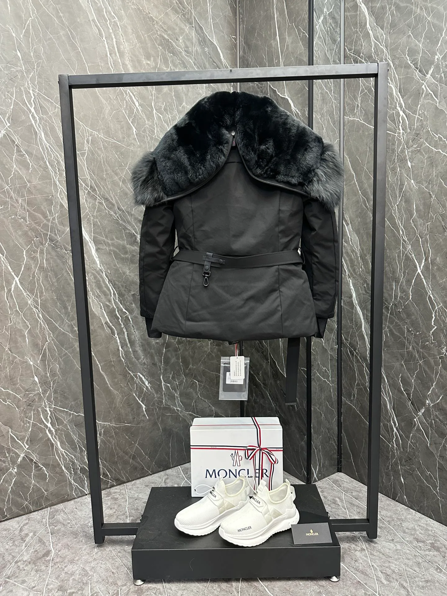 Куртки И Пуховики Женские Moncler 19629391