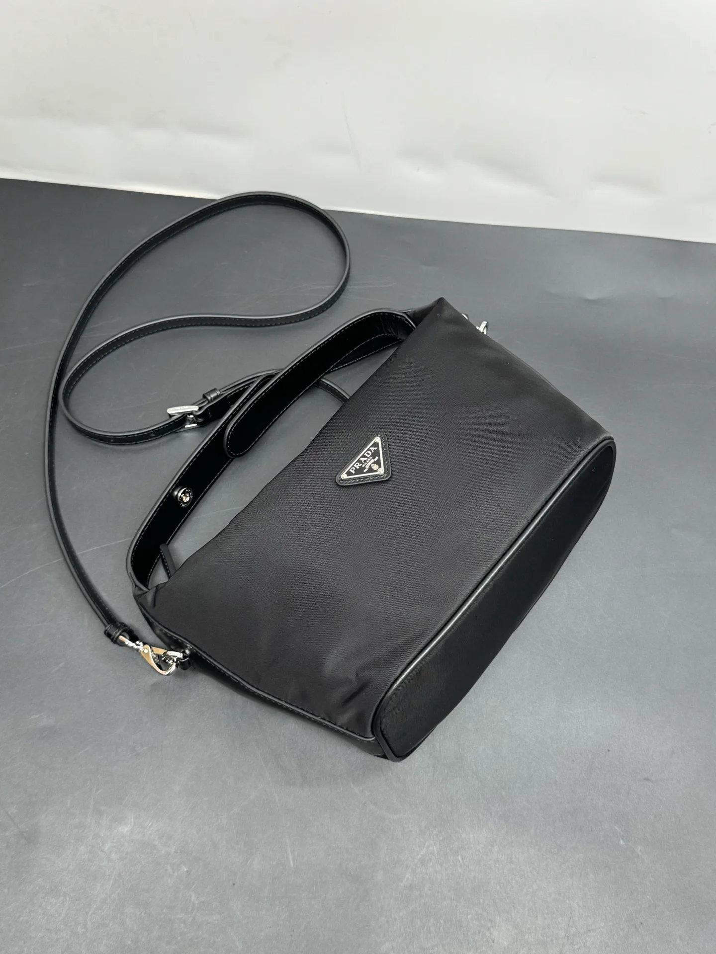 Сумки На Ремне Женские Prada 17630943