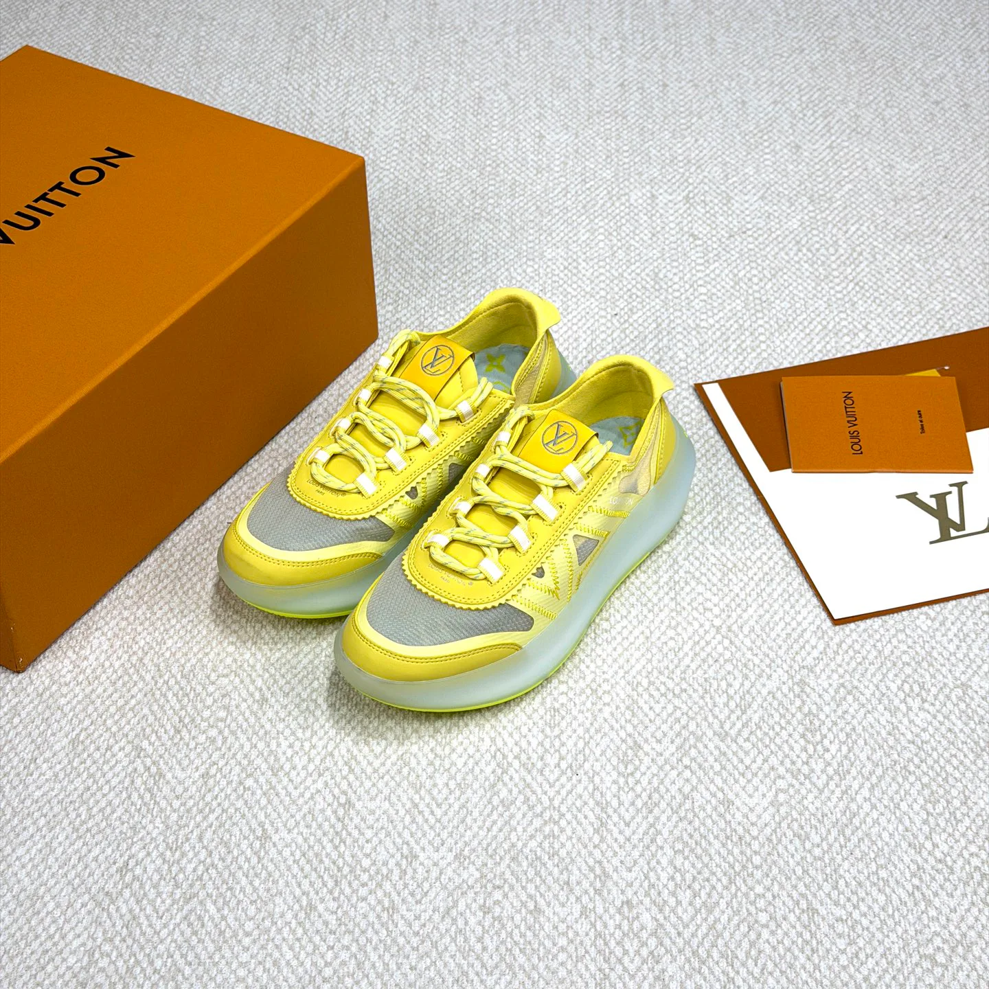 Кроссовки Женские Louis Vuitton 18265149