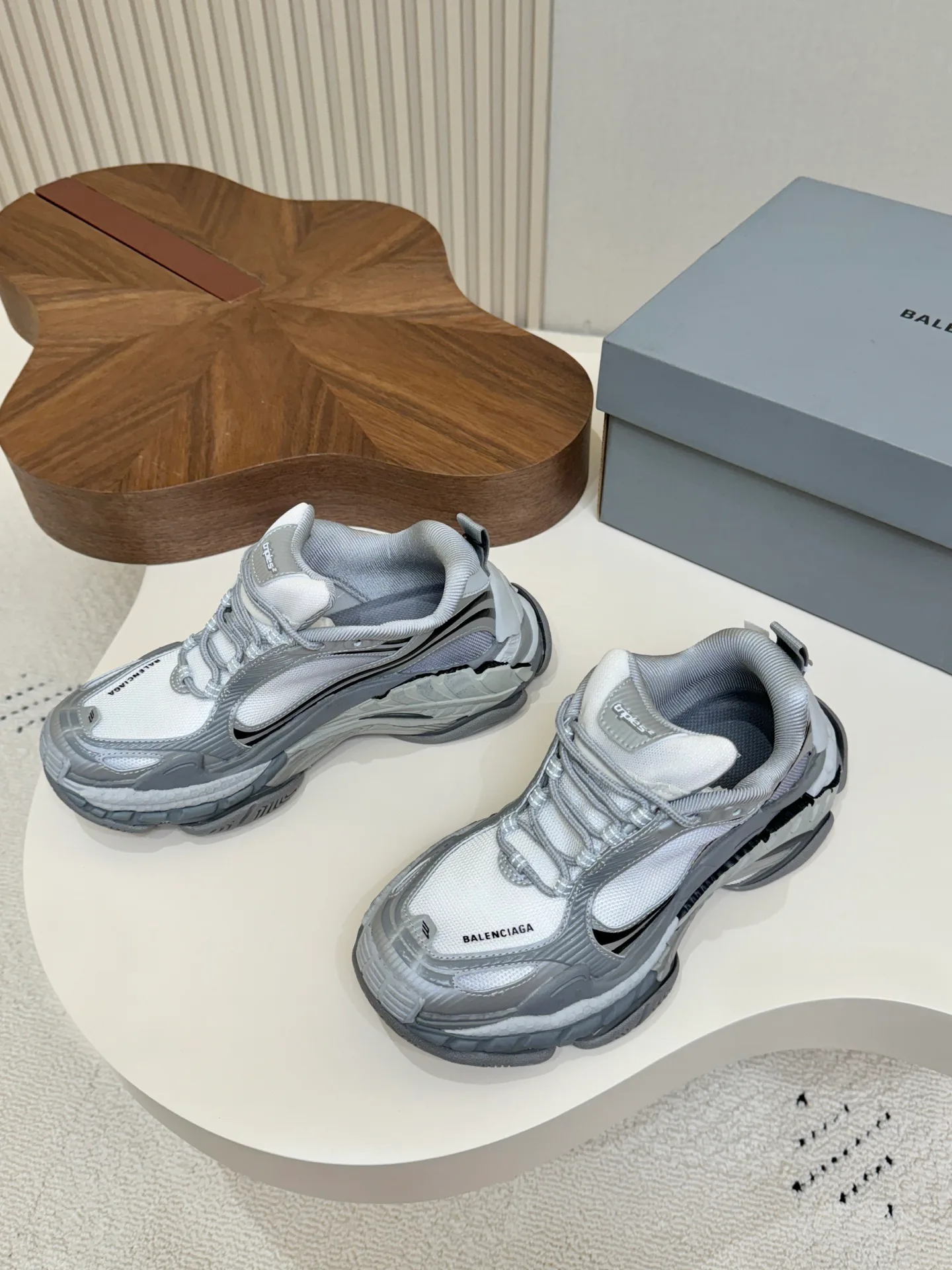 Кроссовки Женские Balenciaga 19691232