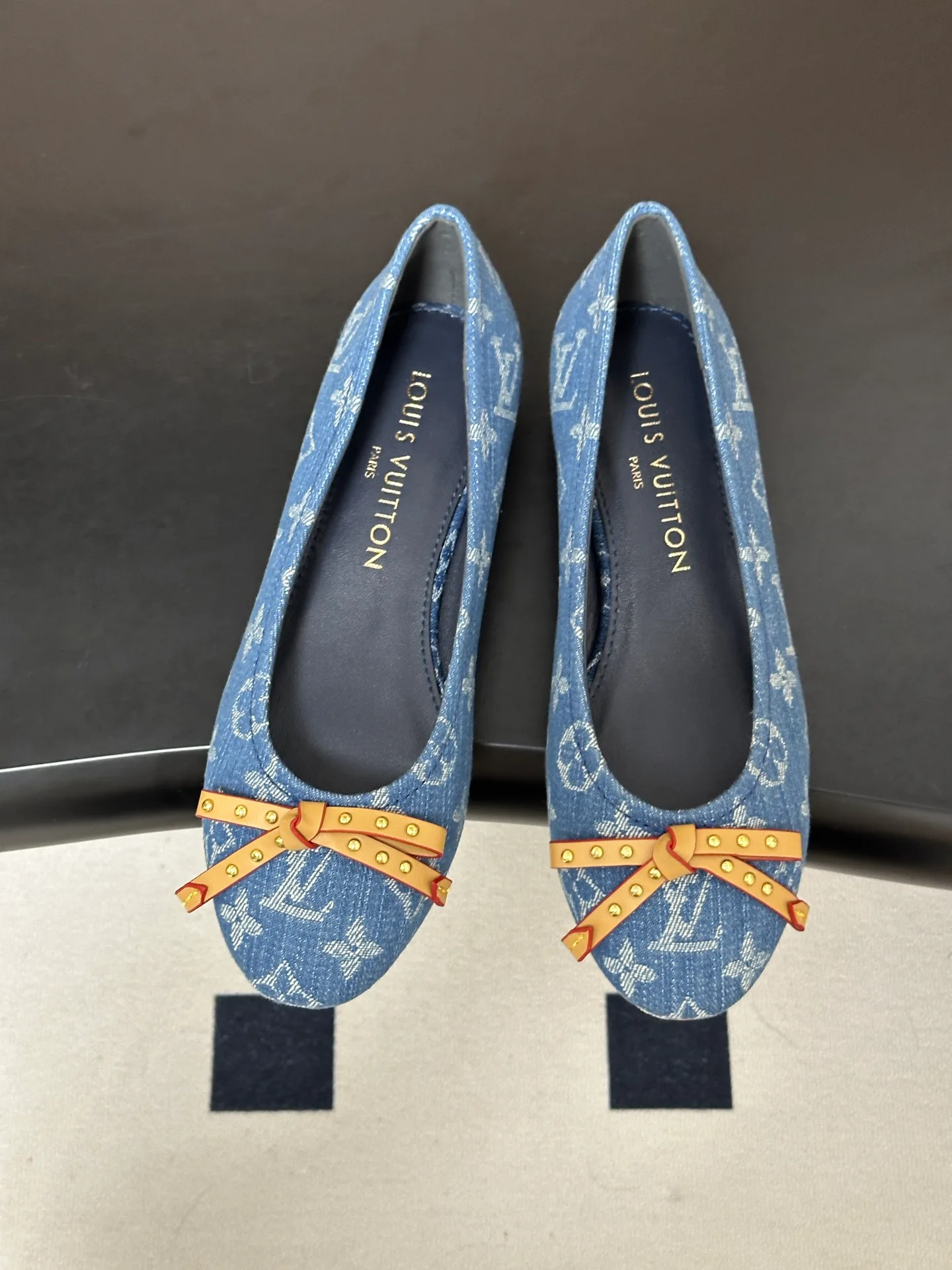 Балетки Женские Louis Vuitton 18049411