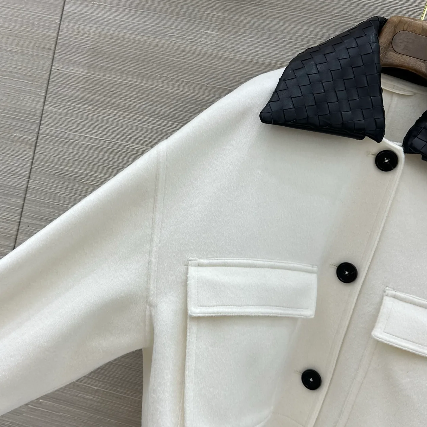 Куртки И Пуховики Женские Bottega Veneta 18768426