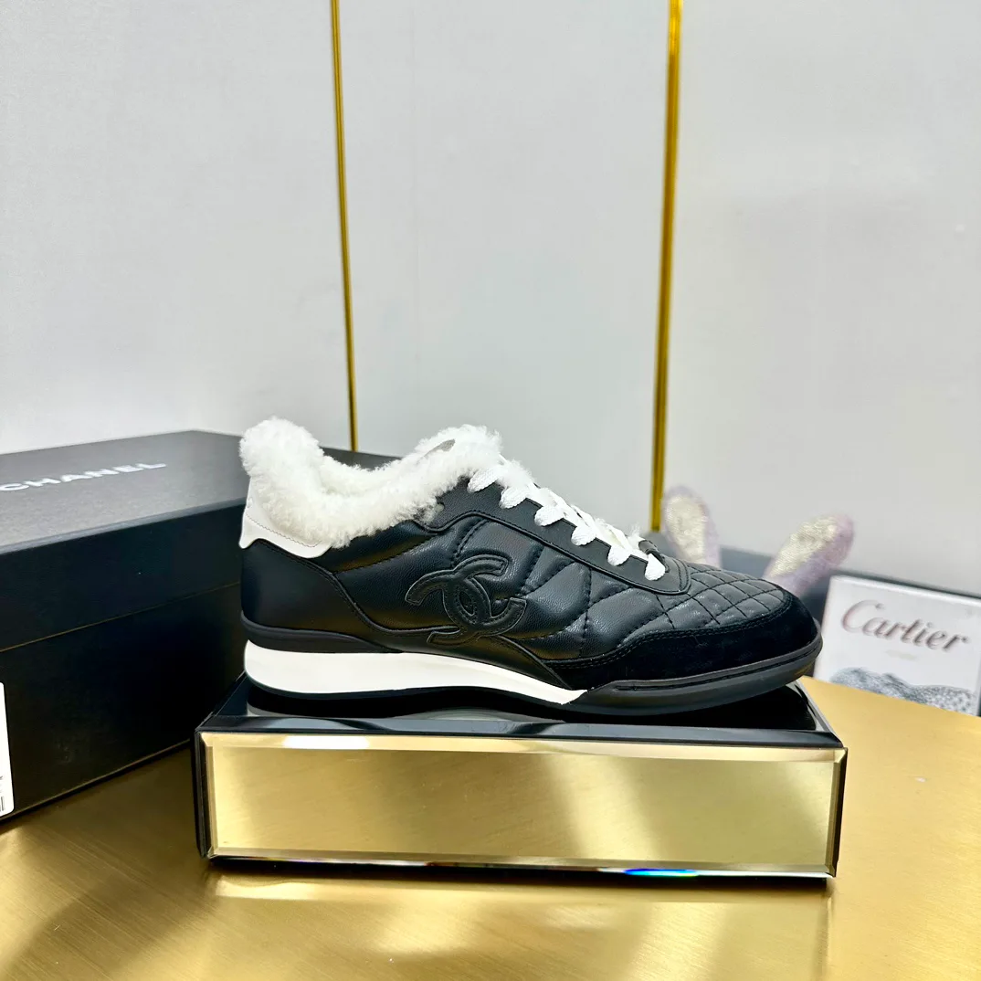 Кроссовки Женские Chanel 17949091