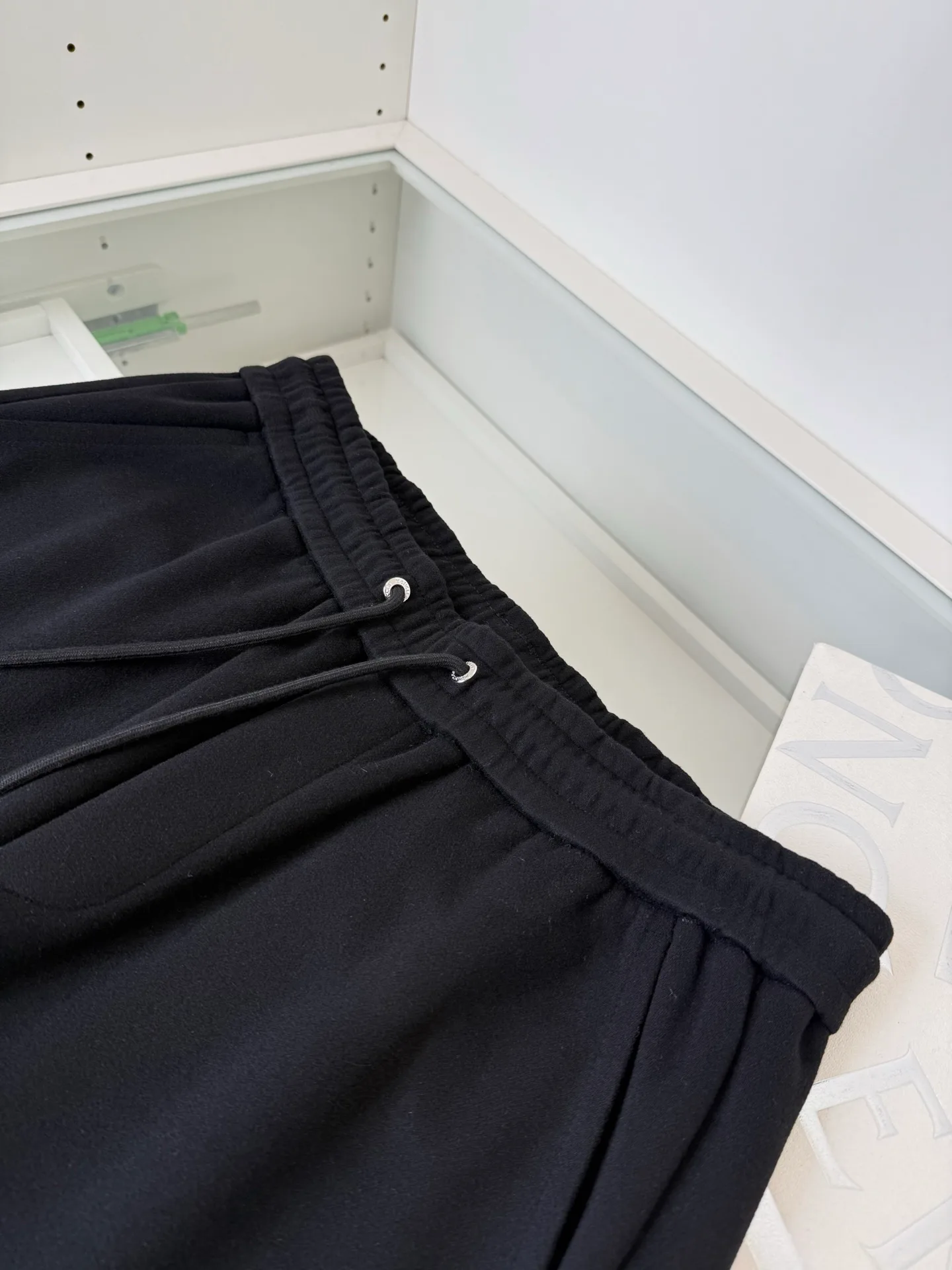 Брюки Мужские Moncler 18244484