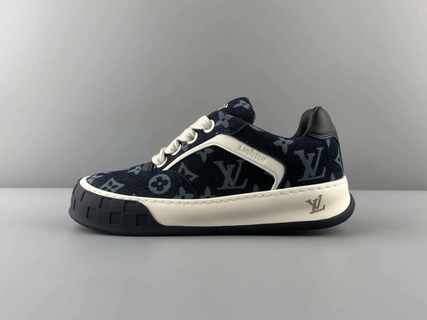 Кроссовки Женские Louis Vuitton 17293055