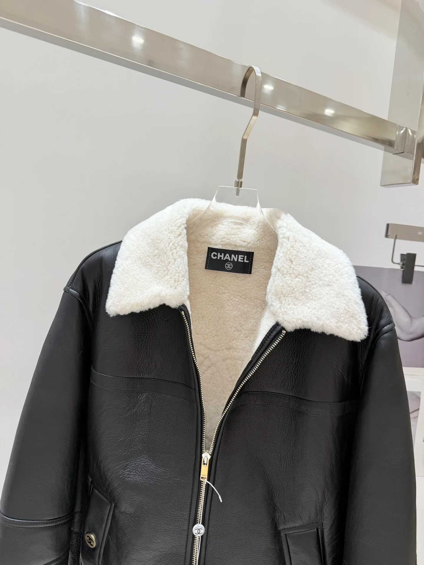 Кожаные Куртки И Дублёнки Женские Chanel 17943292