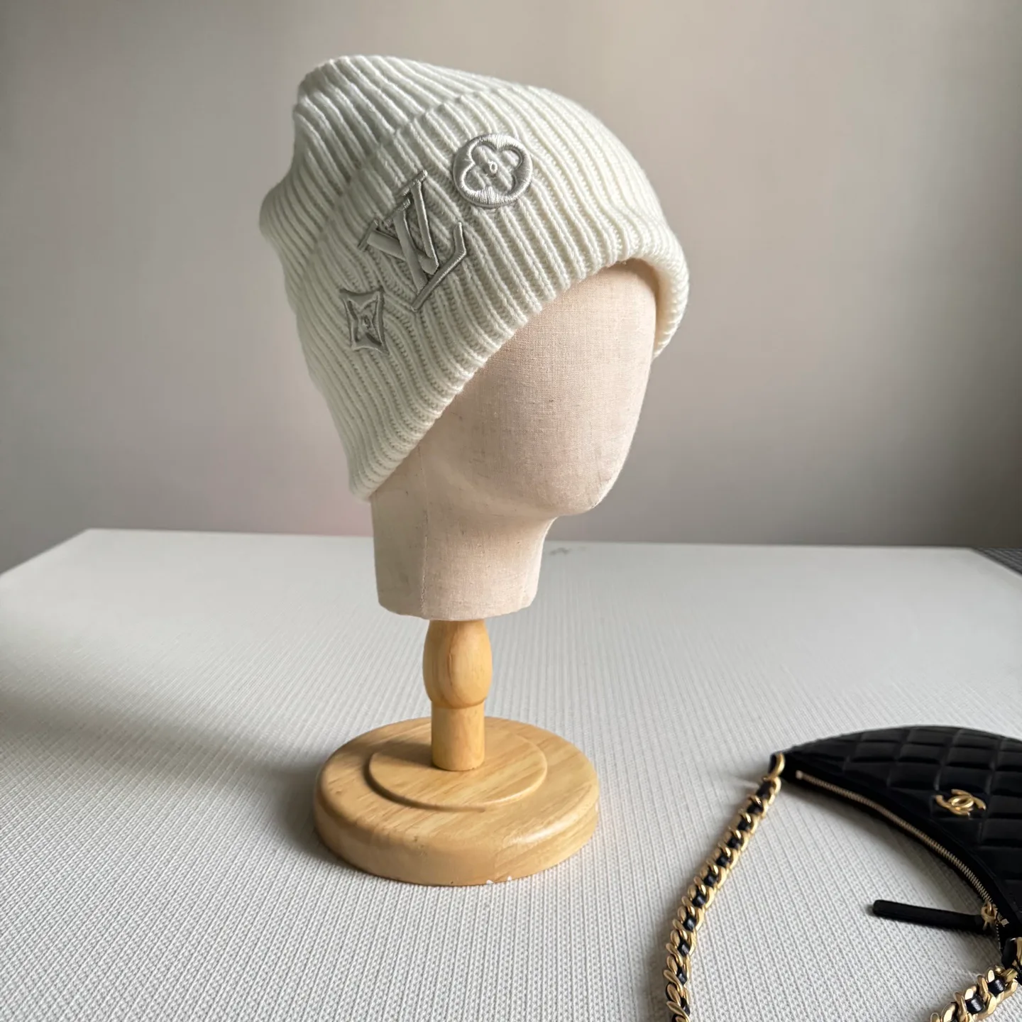 Головные Уборы Louis Vuitton 1412345