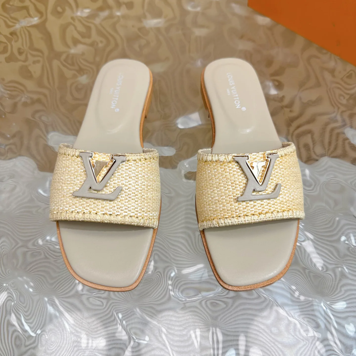 Шлепанцы Женские Louis Vuitton 629243