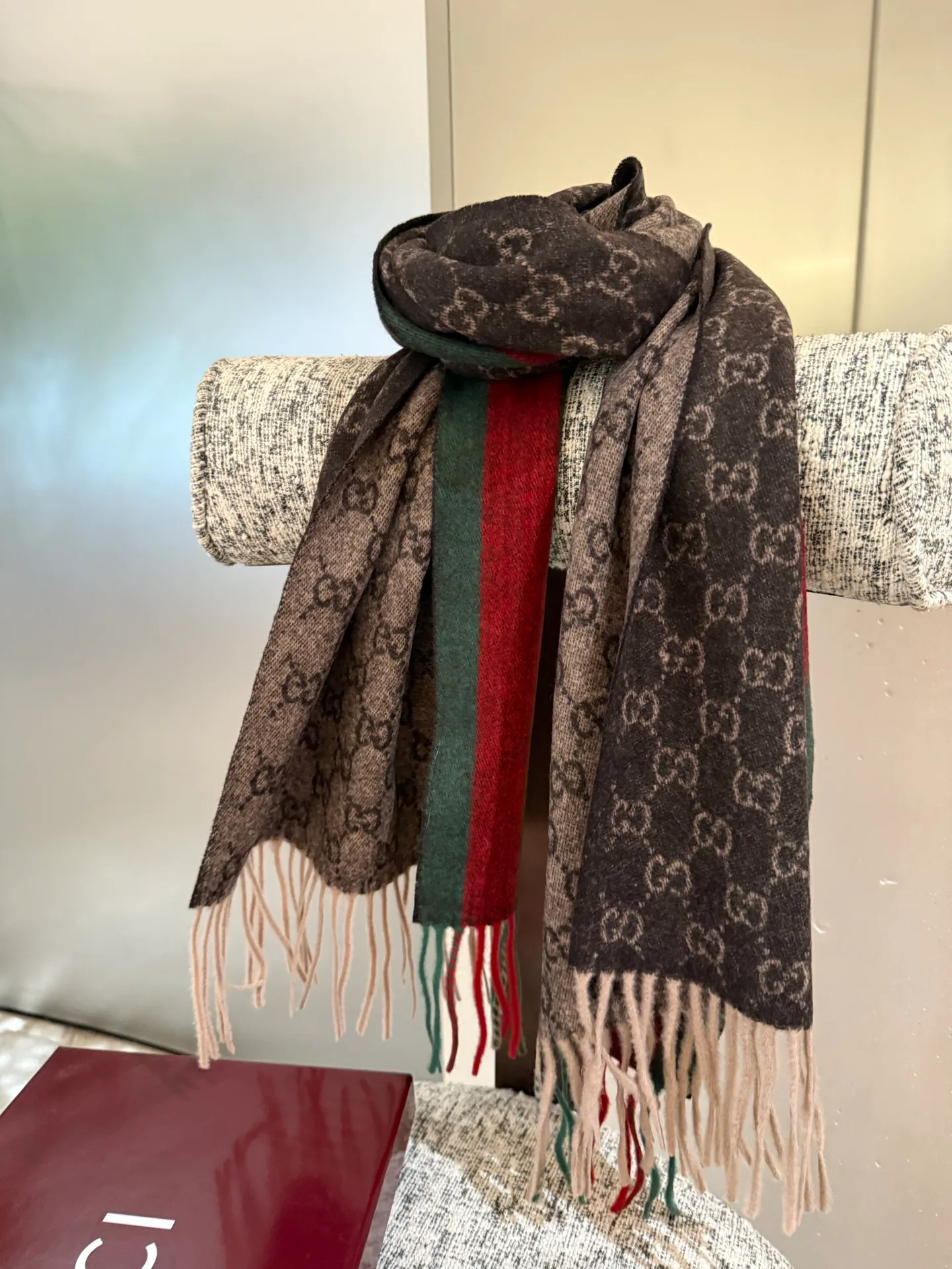 Шарфы Gucci 386175